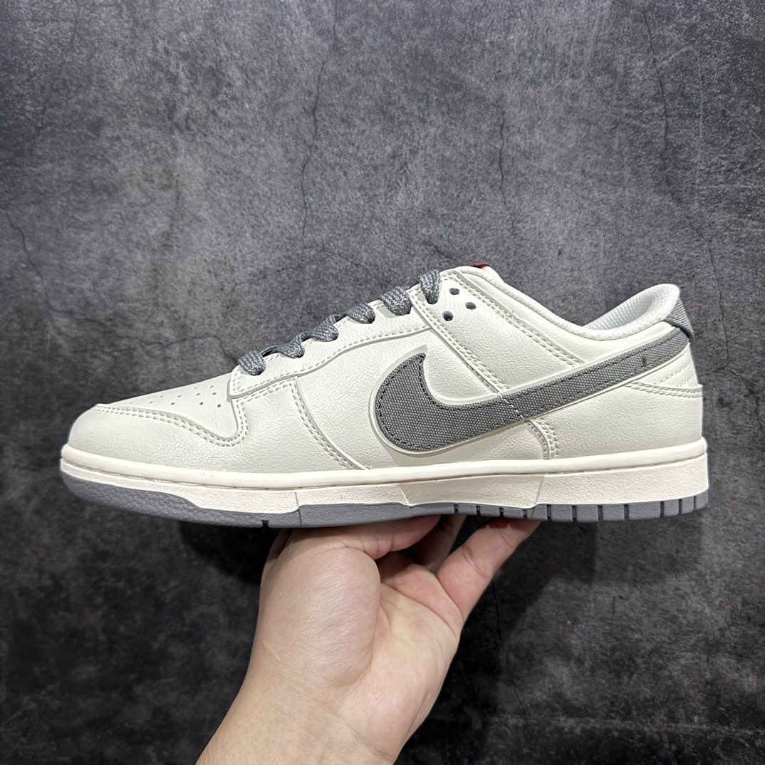 图片[2]-【定制版】Nk SB Dunk Low Supreme联名-米灰帆布勾 周年高端定制 低帮休闲板鞋 XX2025-108rn定制鞋盒 大厂纯原品质出货 超高清洁度 皮料切割干净无任何毛边 细节完美 r 尺码：36 36.5 37.5 38 38.5 39 40 40.5 41 42 42.5 43 44 44.5 45  编码：HXS320340-鞋库