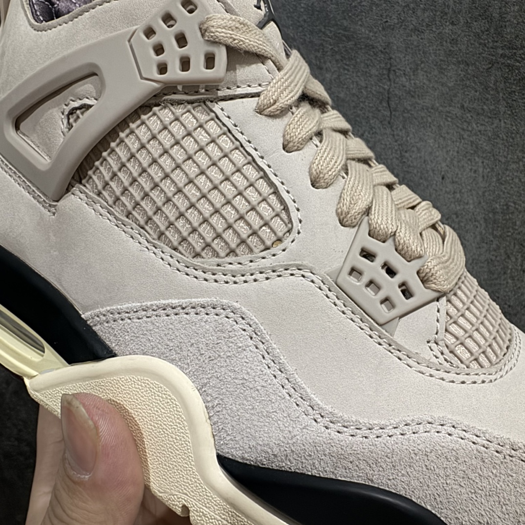 图片[5]-【老DT/R1纯原】A Ma Maniére x Air Jordan AJ4 Retro SP\”Violet Ore\” AMM联名淡粉 FZ4810-200n圈内最强四代 耗时半年巨作 全套原纸板楦头开发 原厂特供皮料加持 确保原汁原味 完美呈现四代版型 一比一鞋头弧度高度鞋身弧度 数据细节工艺流程均保持原鞋一致 原厂TPU网格鞋带扣 正确内里网布 菱角分明不变形无多余毛边 柔软性质感一致于原鞋 市场唯一原厂鞋扣模具 背面可见隐藏注塑口 原厂织唛标 原厂飞人电绣工艺 尾指中部跳三针 独家绑鞋带手法 印刷中底布 四线拉帮 米色美纹纸贴合固定 进口港宝加持 后跟自然饱满 全鞋荧光划线卡点 追求极致完美 每一双都是工艺品 多重QC质检 超越公司货的品控标准 实实在在的免检产品  尺码：40.5 41 42 42.5 43 44 44.5 45 46 47.5 编码：T520540-鞋库