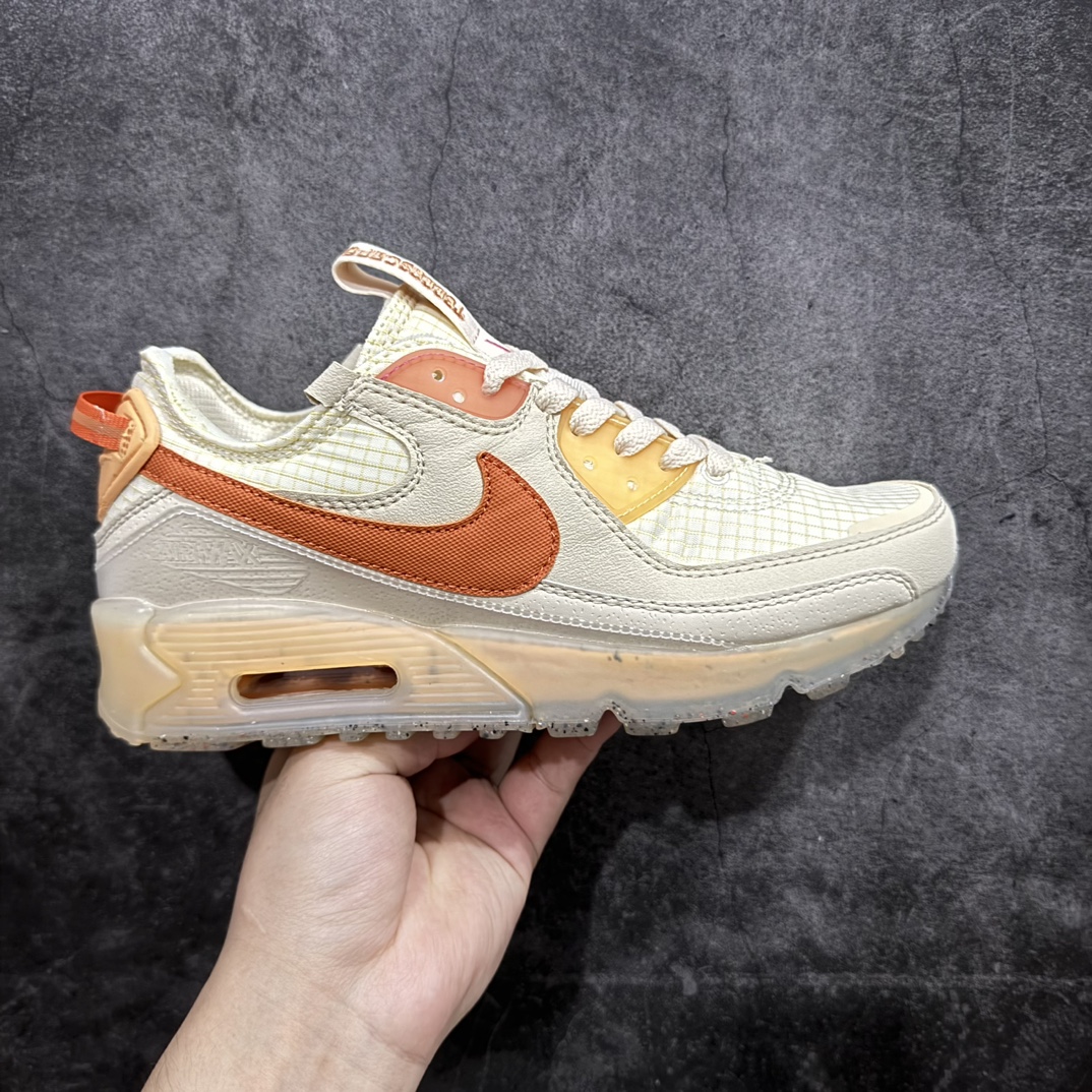 【福利特价】NK Air Max Terrascape 90 山川地形系列经典复古百搭休闲运动气垫慢跑鞋 DH2973-200 原楦原纸版开发版型 正确3层组合超轻EVA泡绵中底+Air缓震气垫+耐磨橡胶外底 材质超丰富的户外为灵感设计全新包边设计处的斑点由Grind 材料制成 其原料来自鞋履生产过程中产生的边角料 舒适鞋口采用三重缝线设计 搭配坑状泡绵中底 巧妙融合都市风范与户外型格 匠心鞋款 即刻上脚 尺码:36 36.5 37.5 38 38.5 39 40 40.5 41 42 42.5 43 44 44.5 45-选品中心