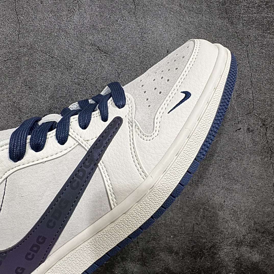 图片[6]-【定制版】Fragment x Travis Scott x 北面nAir Jordan 1 Low 三方联名倒钩n性价比原盒出货 全新的三方联名低帮倒钩鞋面延续了黑脚趾设计，整双鞋以全荔枝皮打造，腰身搭配白色「倒勾」，再点缀上Travis Scott 标志性的Logo，后跟处以藤原浩最拿手的蓝色为主色调，完善极具Fragment Design的白蓝黑设计风格，左右脚分别以Travis Scott鬼脸和乔丹飞翼加以修饰，彰显出三方联名的奢华格调。 官方货号：XY2688 110 Size：36 36.5 37.5 38 38.5 39 40 40.5 41 42 42.5 43 44 44.5 45  编码：HXS320340-鞋库