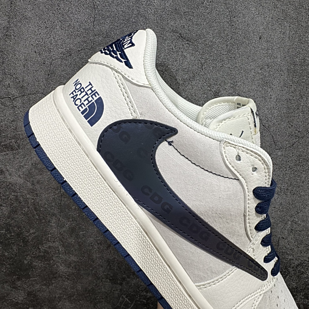 图片[7]-【定制版】Fragment x Travis Scott x 北面nAir Jordan 1 Low 三方联名倒钩n性价比原盒出货 全新的三方联名低帮倒钩鞋面延续了黑脚趾设计，整双鞋以全荔枝皮打造，腰身搭配白色「倒勾」，再点缀上Travis Scott 标志性的Logo，后跟处以藤原浩最拿手的蓝色为主色调，完善极具Fragment Design的白蓝黑设计风格，左右脚分别以Travis Scott鬼脸和乔丹飞翼加以修饰，彰显出三方联名的奢华格调。 官方货号：XY2688 110 Size：36 36.5 37.5 38 38.5 39 40 40.5 41 42 42.5 43 44 44.5 45  编码：HXS320340-鞋库