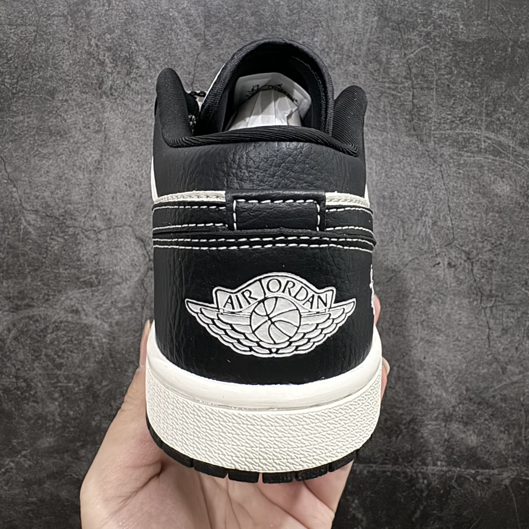 图片[4]-【定制版】Air Jordan 1 Low AJ1 乔1 斯图西联名-米黑缝线 高端定制 低帮复古篮球鞋 CF3688-023rn#定制鞋盒 大厂纯原品质出货 超高清洁度 皮料切割干净无任何毛边 细节完美 r 尺码：36 36.5 37.5 38 38.5 39 40 40.5 41 42 42.5 43 44 44.5 45 编码：HXS320340-鞋库