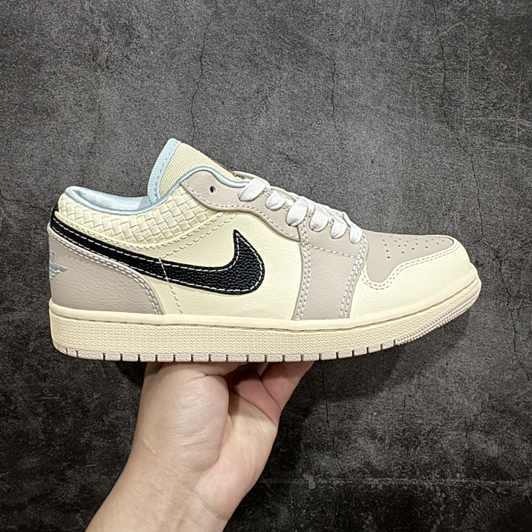 【DT纯原】Air Jordan AJ1 Low 低帮 米棕色  HQ3440 101nn终端优势供应 市面中低帮最具代表性版本没有之一 口碑大厂出品 品控大底版型不断改良更新 全套原纸板楦头开发 确保原汁原味 完美呈现版型 完美零毛边处理 原厂内置全掌气垫 价格定位良心 平台专用代工流水线出品 一眼公司既视感 拿到手的一瞬间就与众不同 碾压市面所有版本 全部原鞋开发 每一个配色都会采购原鞋确认细节 打破市面看图做货无好货之说  尺码：36-46 编码：DL270280-鞋库