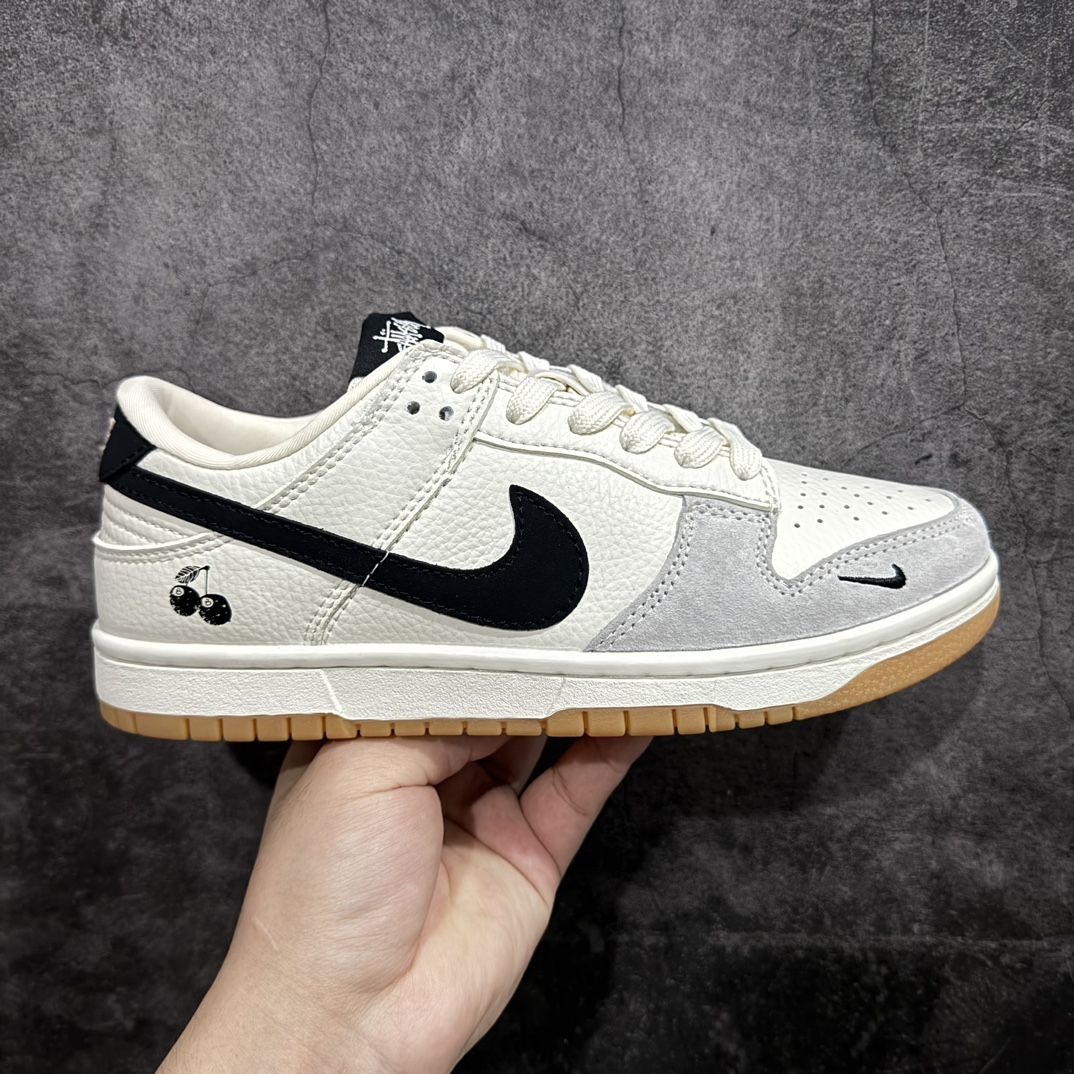 【定制版】Nk SB Dunk Low 黑8联名-米灰黑生胶 周年高端定制 低帮休闲板鞋 CH6336-227rn#定制鞋盒 大厂纯原品质出货 超高清洁度 皮料切割干净无任何毛边 细节完美 r 尺码：36 36.5 37.5 38 38.5 39 40 40.5 41 42 42.5 43 44 44.5 45  编码：HXS320340-鞋库