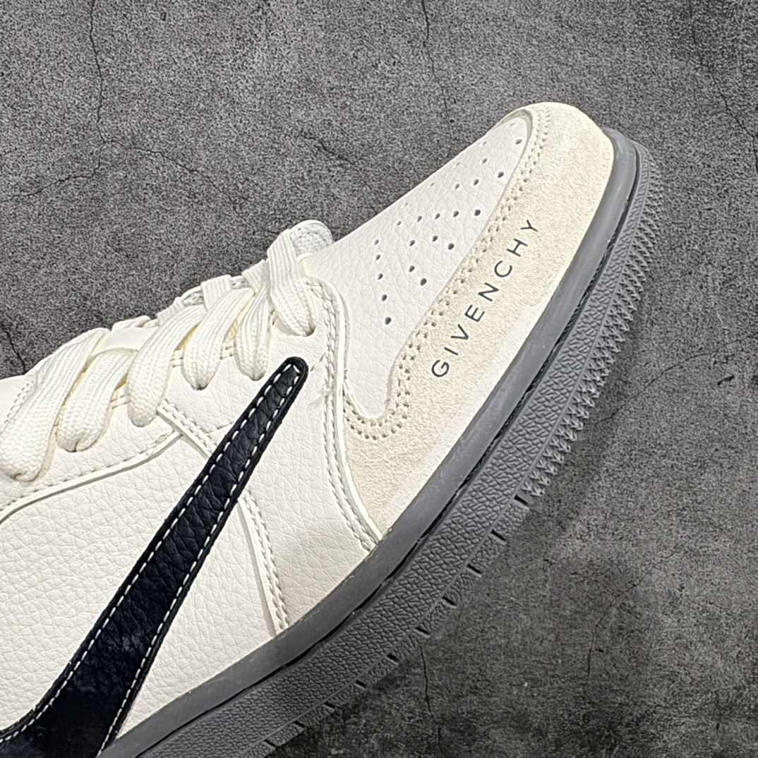 图片[6]-【定制版】Travis Scott x Fragment Design x Air Jordan 1 Low OG SP AJ1 乔1 纪梵希联名-奶咖黑底 低帮文化休闲板鞋 CF3688-030rn#多方联名合作融合了Travis Scott 独特的音乐风格，藤原浩个性的设计风格以及Jordan品牌的经典元素 使其成为一双具有独特身份和价值的鞋子 清新而立体的外观加上联名标识更突出了其独特身份 这种配色方案显示出活力和时尚感 在视觉上引人注目  鞋身的质感和细腻的细节处理使其显得高端而格调十足  这款“倒钩”联名是设计与创意完美结合  融合多方的个性风格是一款备受瞩目的潮流鞋款  低帮休闲板鞋 定制鞋盒 大厂纯原品质出货 超高清洁度 皮料切割干净无任何毛边 细节完美 r 尺码：36 36.5 37.5 38 38.5 39 40 40.5 41 42 42.5 43 44 44.5 45  编码：HXS320340-鞋库