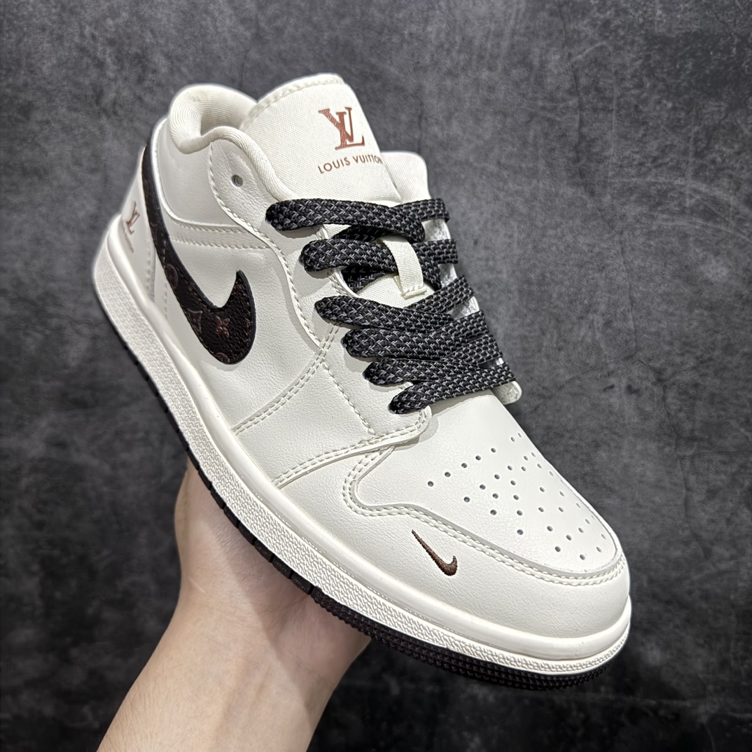 图片[3]-【定制版】Air Jordan 1 Retro Low x Louis Vuitton 白棕满天星官方同步新色 原装级产物拒绝公底 立体鞋型 细节完美 高清洁度 购置公司同步原材料 原汁原味 忠于原版货号：WG8850-004n 码数：36 36.5 37.5 38 38.5 39 40 40.5 41 42 42.5 43 44 44.5 45 编码：HXS320340-鞋库