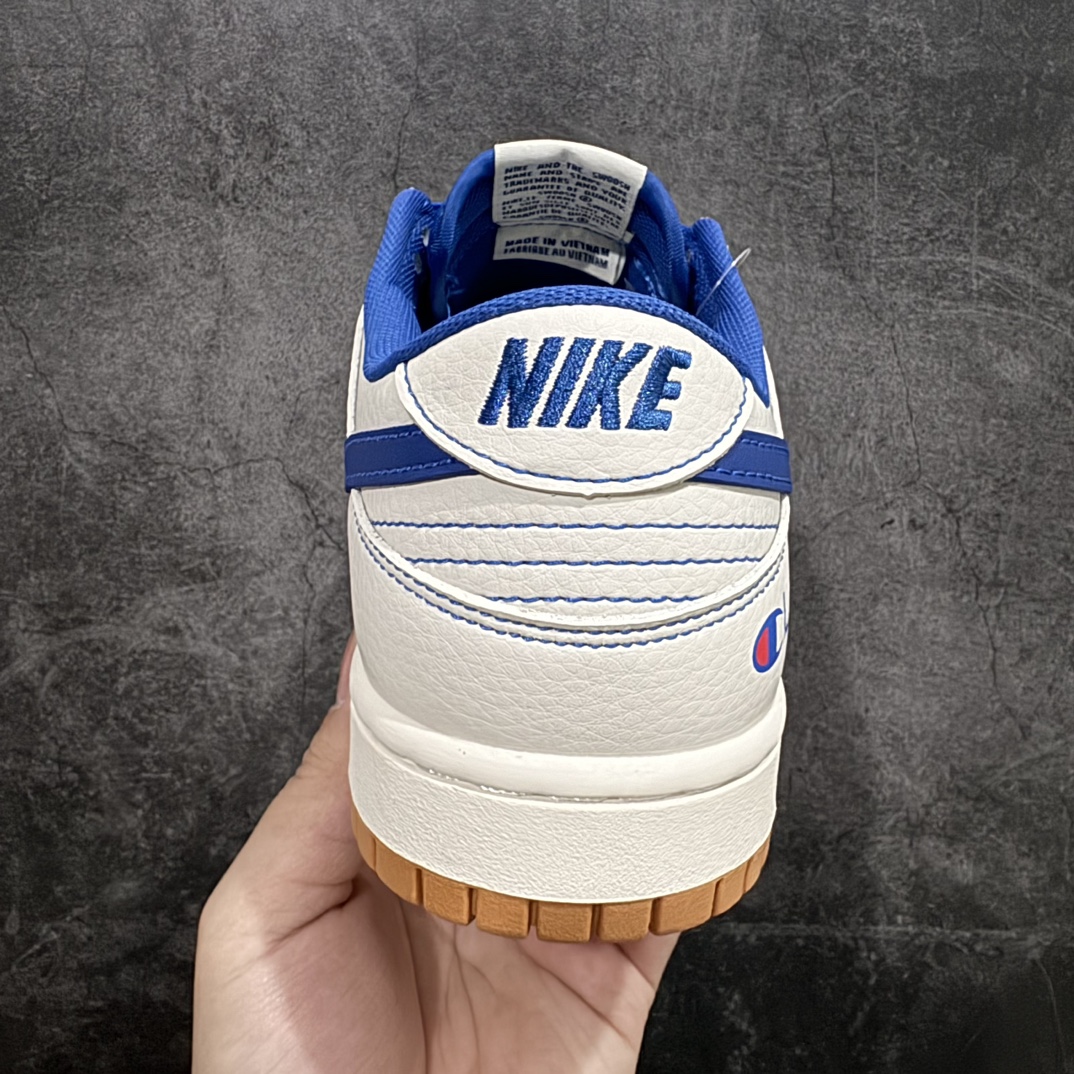 图片[4]-【定制版】NIKE SB Dunk Low x Champion 冠军白宝蓝n公司级出品 极力推荐👏n原装头层材料 独家版型蒸餾加工n帶來的是更好的视觉和脚感体验n大厂纯原品质出货 清洁度 电绣工艺皮料切割干净无任何毛边 细节完美官方货号：XX9923 023 尺码： 36 36.5 37.5 38 38.5 39 40 40.5 41 42 42.5 43 44 44.5 45 编码：CC280300-鞋库