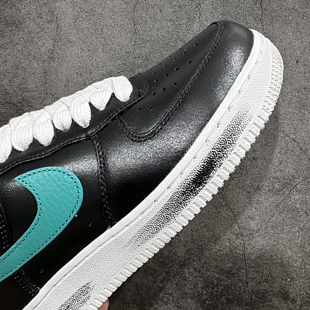 图片[6]-【PK纯原】PEACEMINUSONE x NK AIR FORCE 1\”PARA-NOISE \”权志龙联名空军一号低帮 权志龙小雏菊3.0 货号：AQ3692-004nn市场顶级纯原出货n正确彩喷3D打印图案颜色原厂皮料图案裁片定位正确原盒原配件热风吹 镊子起皮方式 穿久也可自然脱落 正确原盒原标 内置芯片 原装配件 原包装纸 颇有几分前作反转配色的意思，整双鞋以白色为主打，Swoosh、鞋带以及中底涂漆等细节采用黑色点缀，营造出视觉色差。鞋面与前作一样，暗藏刮刮乐设计，刮开后是极具艺术气息的涂鸦元素SIZE：36 36.5 37.5 38 38.5 39 40 40.5 41 42 42.5 43 44 44.5 45 46 47.5 编码：T440470-鞋库