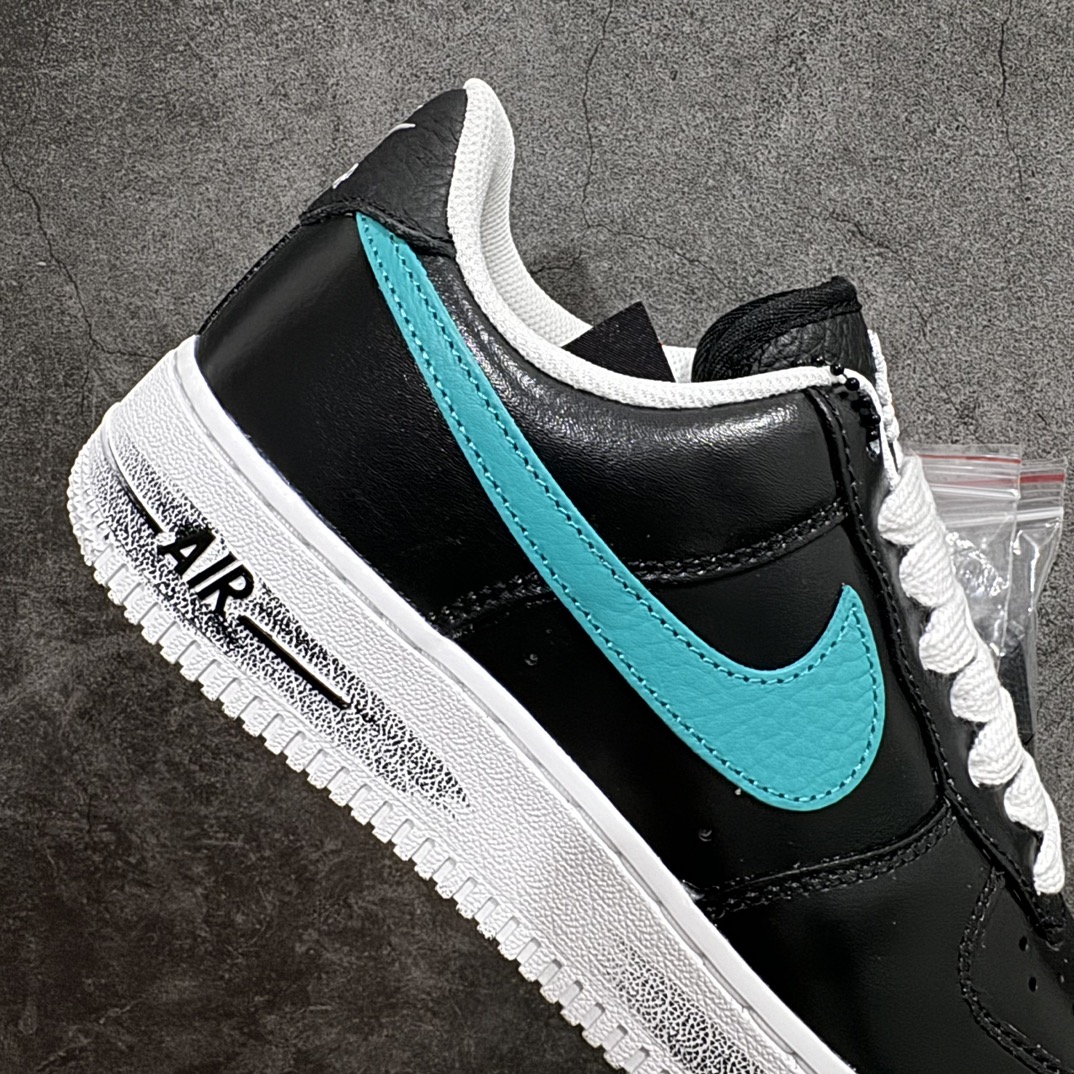 图片[7]-【PK纯原】PEACEMINUSONE x NK AIR FORCE 1\”PARA-NOISE \”权志龙联名空军一号低帮 权志龙小雏菊3.0 货号：AQ3692-004nn市场顶级纯原出货n正确彩喷3D打印图案颜色原厂皮料图案裁片定位正确原盒原配件热风吹 镊子起皮方式 穿久也可自然脱落 正确原盒原标 内置芯片 原装配件 原包装纸 颇有几分前作反转配色的意思，整双鞋以白色为主打，Swoosh、鞋带以及中底涂漆等细节采用黑色点缀，营造出视觉色差。鞋面与前作一样，暗藏刮刮乐设计，刮开后是极具艺术气息的涂鸦元素SIZE：36 36.5 37.5 38 38.5 39 40 40.5 41 42 42.5 43 44 44.5 45 46 47.5 编码：T440470-鞋库