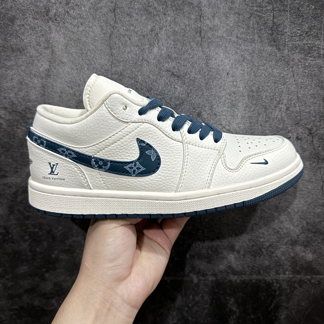 【定制版】NK Air Jordan 1 Low AJ1 乔1 LV联名-米白蓝勾 高端定制低帮文化休闲板鞋 WG8850-005 #定制鞋盒 大厂纯原品质出货 超高清洁度 皮料切割干净无任何毛边 细节完美  尺码：36 36.5 37.5 38 38.5 39 40 40.5 41 42 42.5 43 44 44.5 45 编码：HXS260280-鞋库