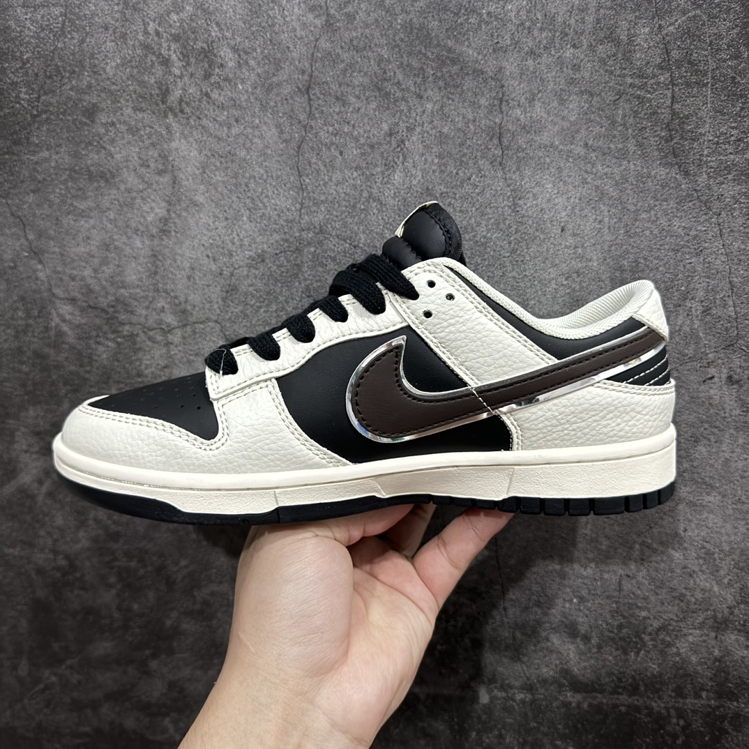 图片[2]-【定制版】NIKE SB Dunk Low x Supreme 米棕黑小钩n公司级出品 极力推荐👏n原装头层材料 独家版型蒸餾加工n帶來的是更好的视觉和脚感体验n大厂纯原品质出货 清洁度 电绣工艺皮料切割干净无任何毛边 细节完美官方货号：XX9914 014 尺码： 36 36.5 37.5 38 38.5 39 40 40.5 41 42 42.5 43 44 44.5 45 编码：CC280300-鞋库