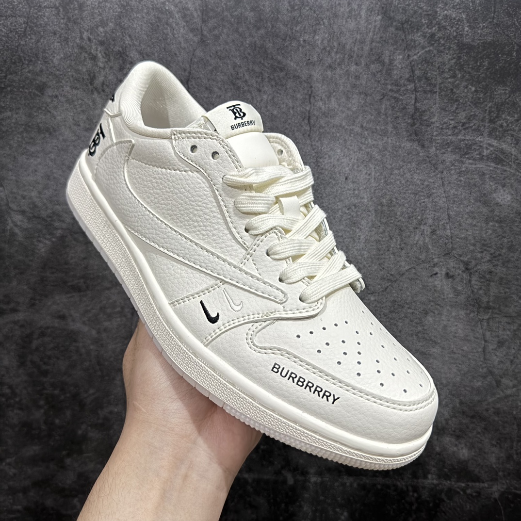 图片[3]-【定制版】Travis Scott x Fragment Design x Air Jordan 1 Low OG SP AJ1 乔1 巴宝莉联名-米白水晶 低帮文化休闲板鞋 BB6588-313rn#多方联名合作融合了Travis Scott 独特的音乐风格，藤原浩个性的设计风格以及Jordan品牌的经典元素 使其成为一双具有独特身份和价值的鞋子 清新而立体的外观加上联名标识更突出了其独特身份 这种配色方案显示出活力和时尚感 在视觉上引人注目  鞋身的质感和细腻的细节处理使其显得高端而格调十足  这款“倒钩”联名是设计与创意完美结合  融合多方的个性风格是一款备受瞩目的潮流鞋款  低帮休闲板鞋 定制鞋盒 大厂纯原品质出货 超高清洁度 皮料切割干净无任何毛边 细节完美 r 尺码：36 36.5 37.5 38 38.5 39 40 40.5 41 42 42.5 43 44 44.5 45 编码：HXS320340-鞋库