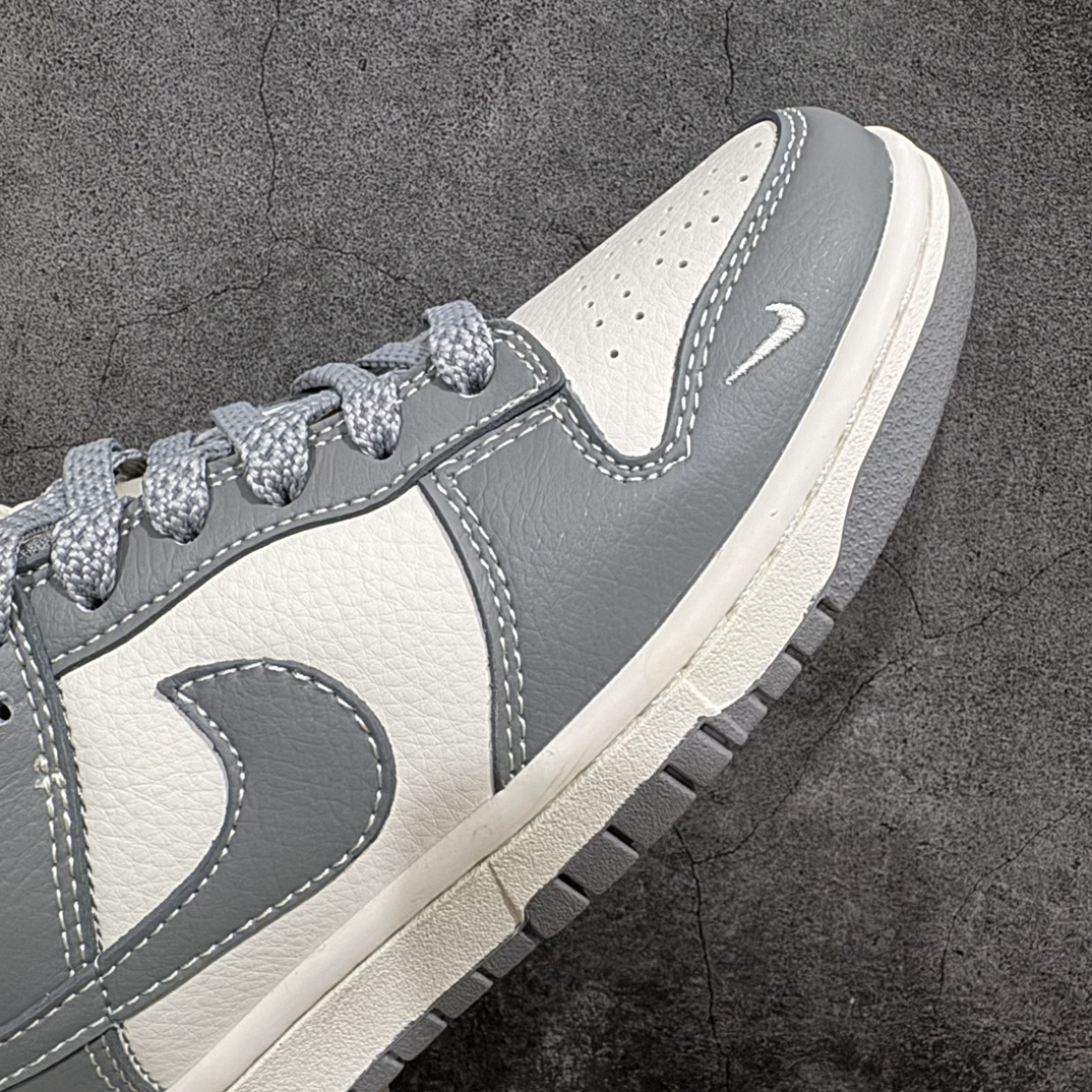 图片[6]-【定制版】Nk SB Dunk Low 斯图西联名-耀夜灰 周年高端定制 低帮休闲板鞋 BB9898-007rn#定制鞋盒 大厂纯原品质出货 超高清洁度 皮料切割干净无任何毛边 细节完美 r 尺码：36 36.5 37.5 38 38.5 39 40 40.5 41 42 42.5 43 44 44.5 45  编码：HXS320340-鞋库