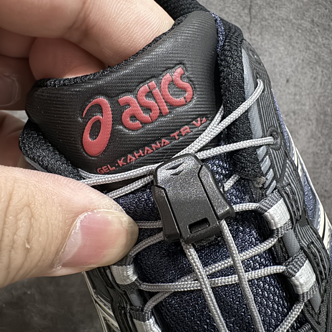 图片[6]-【lw纯原版】ASICS Gel-Kahana TR V4 亚瑟士机能户外风系列低帮轻量缓震休闲运动跑步鞋n身处城市的喧嚣，内心想象却永不停歇，Z世代处于现实的繁忙中始终想象着生活的另一种可能和对未知的展望。想象并非背离现实，而是对自我最真实的期待。为鼓励新世代青年唤起对自我的正向的想象，并展开积极的行动，ASICS亚瑟士于2024释出全新主题——唤想自定义。率先推出鞋款GEL-KAHANA TR V4，将出色的城市潮流与户外机能融为一体，实现无界想象与唤回真实自我的完美连结。于城市绽放姿态，唤想自定义。GEL-KAHANA TR V4融合了极具户外型格的设计细节。鞋款大底与中底采用了AHAR耐磨橡胶与GEL缓震胶技术，拥有良好的抓地力与舒适的穿着体验。鞋底所使用的一体化TPU稳定片，为更好地贴合GEL-KAHANA TR V4而全新开模再造，能有效防止脚部过度扭转与侧翻，在提供优秀稳定性的同时，进一步增强了鞋款的机能设计美学。快速系带系统在方便穿戴的同时，为户外运动提供了更优的防护。 GEL-KAHANA TR V4为日常穿着提供稳定、舒适的支撑，鼓励每个人在城市空间中的大胆探索，追寻无拘束的旷野之梦。 尺码：36 37 37.5 38 39 39.5 40.5 41.5 42 42.5 43.5 44 44.5 45 46 编码：X10260280-鞋库