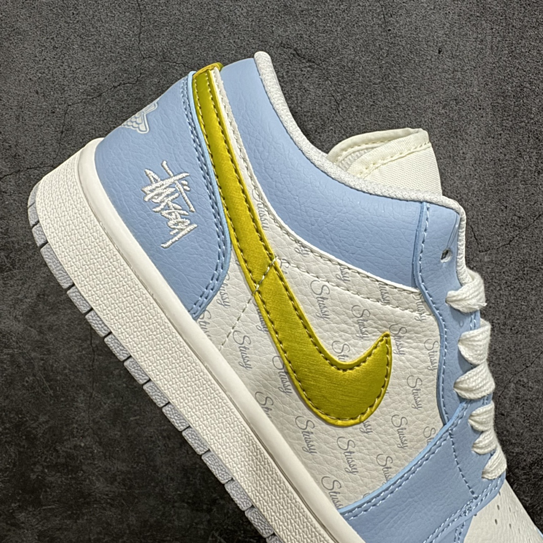 图片[7]-【定制版】Air Jordan 1 Low AJ1 乔1 斯图西联名-蓝金 高端定制 低帮篮球鞋n#定制鞋盒 大厂纯原品质出货 超高清洁度 皮料切割干净无任何毛边 细节完美货号：WG8850-007 尺码：36 36.5 37.5 38 38.5 39 40 40.5 41 42 42.5 43 44 44.5 45 编码：HXS260280-鞋库