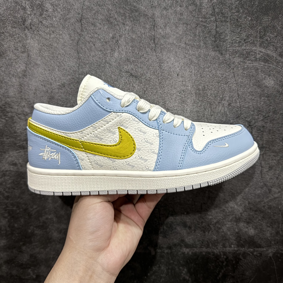 【定制版】Air Jordan 1 Low AJ1 乔1 斯图西联名-蓝金 高端定制 低帮篮球鞋n#定制鞋盒 大厂纯原品质出货 超高清洁度 皮料切割干净无任何毛边 细节完美货号：WG8850-007 尺码：36 36.5 37.5 38 38.5 39 40 40.5 41 42 42.5 43 44 44.5 45 编码：HXS260280-鞋库