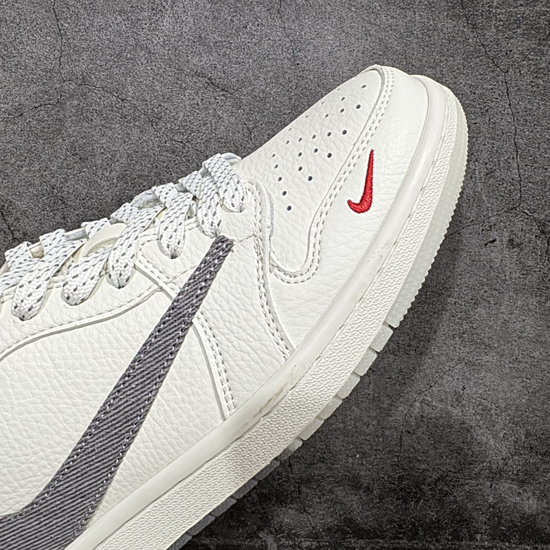 图片[6]-【定制版】Travis Scott x Fragment Design x Jordan Air Jordan 1 Low OG SP  “Supreme巴黎世家联名——米深灰双拼”  多方联名合作融合了Travis Scott 独特的音乐风格，藤原浩个性的设计风格以及Jordan品牌的经典元素 使其成为一双具有独特身份和价值的鞋子 清新而立体的外观加上联名标识更突出了其独特身份 这种配色方案显示出活力和时尚感 在视觉上引人注目  鞋身的质感和细腻的细节处理使其显得高端而格调十足  这款“倒钩”联名是设计与创意完美结合  融合多方的个性风格是一款备受瞩目的潮流鞋款  低帮休闲板鞋 定制鞋盒 大厂纯原品质出货 超高清洁度 皮料切割干净无任何毛边 细节完美 货号:JH6088-607n Size：36 36.5 37.5 38 38.5 39 40 40.5 41 42 42.5 43 44 44.5 45 编码：HXS320340-鞋库