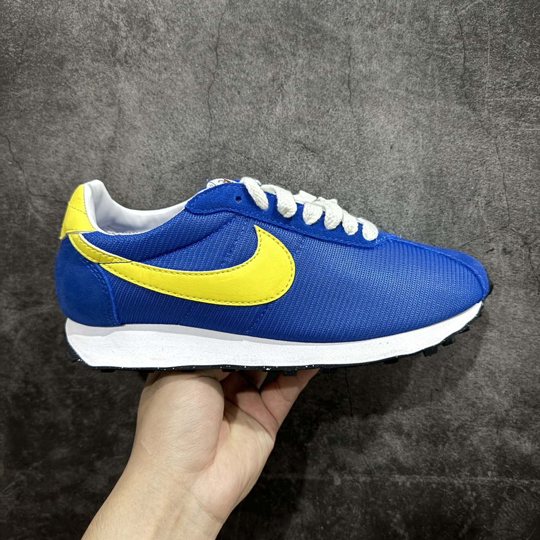 【纯原版】Nike Roshe Run LD-1000 x Stussy 蓝黄n华夫一代系列华夫复古休闲运动慢跑鞋n美国元祖街头潮牌-斯图西联手Nike打造 LD-1000 复古跑鞋n采用双层呼吸网织面料组合翻毛皮饰片鞋面材质n中底搭载EVA切片缓震n外置防滑耐磨华夫格橡胶大底 官方货号：FQ9079-400 尺码：36 36.5 37.5 38 38.5 39 40 40.5 41 42 42.5 43 44 44.5 45  编码：GX220240-鞋库