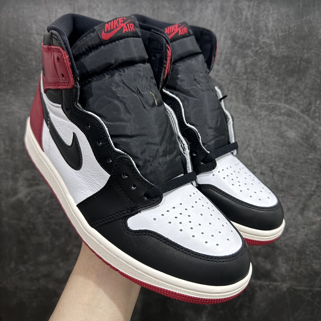 【JS纯原版】Air Jordan 1 High AJ1乔1高帮文化篮球鞋 DZ5485-106n莞产大厂品质 第一梯队n全鞋电脑针车 精确间距匹配国内顶级头层皮料订染 用料绝不含糊飞翼3D高频深度立体 全方位比对原鞋n皮料全程玻璃冲刀 冲裁 清洁度完美工艺方面漏斗收腰 底线拉帮 LOGO立体 小到针眼排布 载片对称 冲孔效果 鞋标规范 鞋垫背胶等等 Size：40 40.5 41.5 42 42.5 43 44 45 46 47.5 编码：X10430450-鞋库