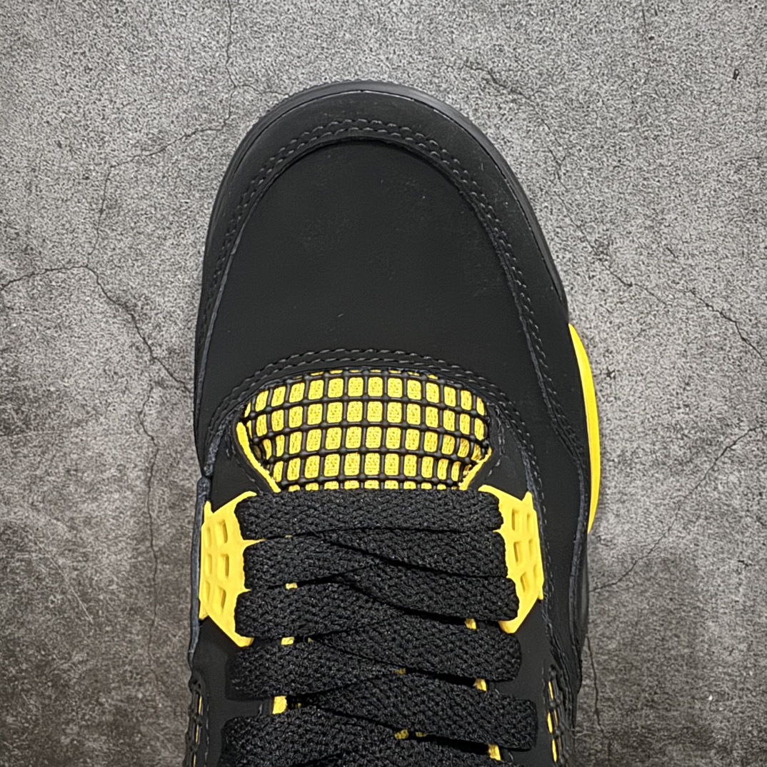 图片[5]-特价【GX/美版绿x】Air Jordan AJ4 Retro 黑黄雷公 HD6927-017 圈内最强四代 独家外贸特供尺码含 45.5 48.5 耗时半年巨作 全套原纸板楦头开发 原厂特供皮料加持 确保原汁原味 完美呈现四代版型 一比一鞋头弧度高度鞋身弧度 数据细节工艺流程均保持原鞋一致 原厂TPU网格鞋带扣 正确内里网布 菱角分明不变形无多余毛边 柔软性质感一致于原鞋 市场唯一原厂鞋扣模具 背面可见隐藏注塑口 原厂织唛标 原厂飞人电绣工艺 尾指中部跳三针 独家绑鞋带手法 印刷中底布 四线拉帮 米色美纹纸贴合固定 进口港宝加持 后跟自然饱满 全鞋荧光划线卡点 追求极致完美 每一双都是工艺品 多重QC质检 超越公司货的品控标准 实实在在的免检产品 尺码：40 40.5 41 42 42.5 43 44 44.5 45 45.5 46 47.5 48.5-选品中心