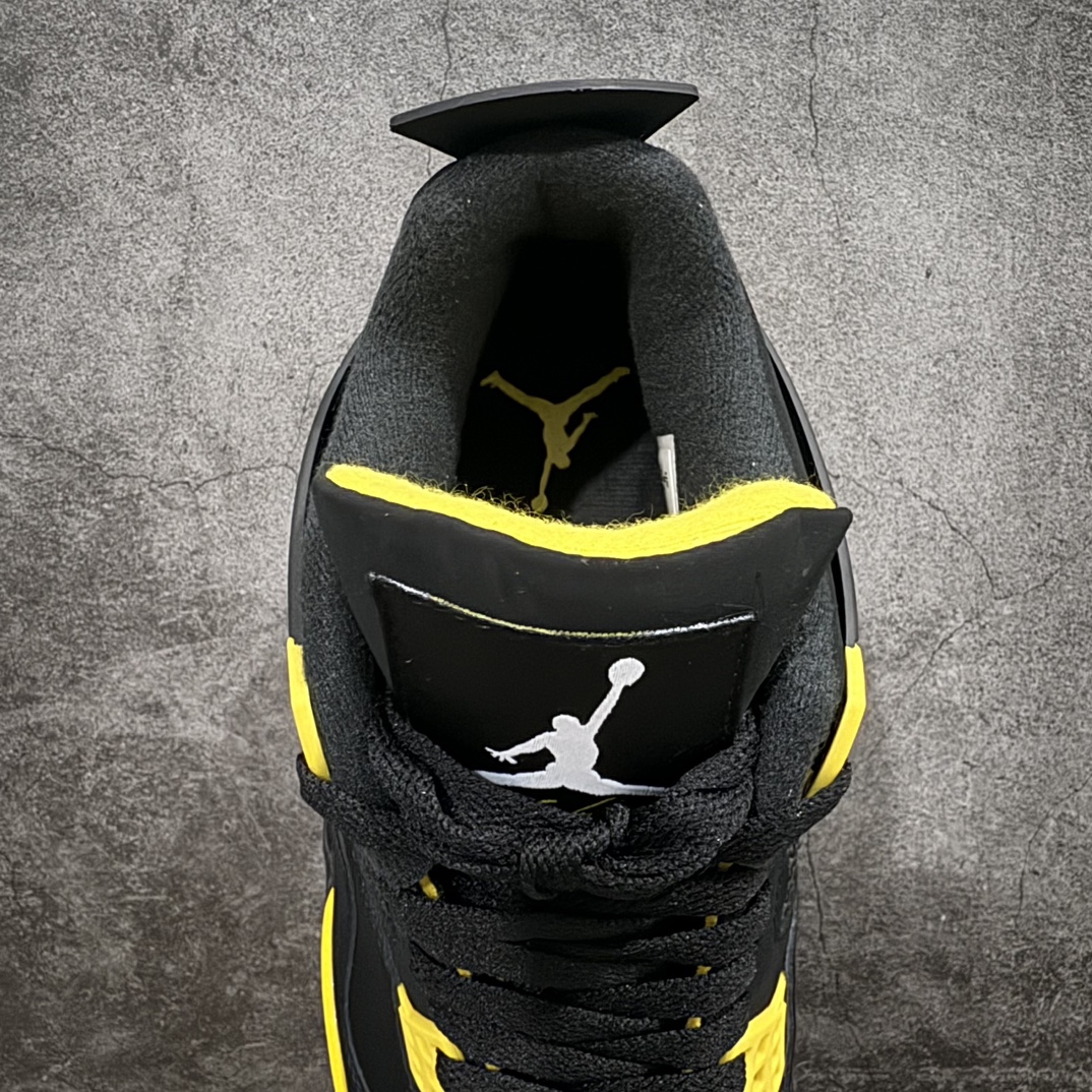 图片[8]-特价【GX/美版绿x】Air Jordan AJ4 Retro 黑黄雷公 HD6927-017 圈内最强四代 独家外贸特供尺码含 45.5 48.5 耗时半年巨作 全套原纸板楦头开发 原厂特供皮料加持 确保原汁原味 完美呈现四代版型 一比一鞋头弧度高度鞋身弧度 数据细节工艺流程均保持原鞋一致 原厂TPU网格鞋带扣 正确内里网布 菱角分明不变形无多余毛边 柔软性质感一致于原鞋 市场唯一原厂鞋扣模具 背面可见隐藏注塑口 原厂织唛标 原厂飞人电绣工艺 尾指中部跳三针 独家绑鞋带手法 印刷中底布 四线拉帮 米色美纹纸贴合固定 进口港宝加持 后跟自然饱满 全鞋荧光划线卡点 追求极致完美 每一双都是工艺品 多重QC质检 超越公司货的品控标准 实实在在的免检产品 尺码：40 40.5 41 42 42.5 43 44 44.5 45 45.5 46 47.5 48.5-选品中心