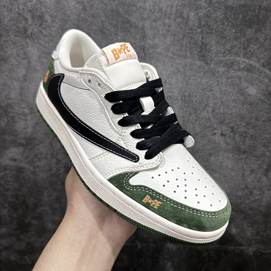 图片[3]-【定制版】Travis Scott x Fragment Design x Air Jordan 1 Low OG SP AJ1 乔1 Bape联名-丛林绿 低帮文化休闲板鞋 XY2688-107rn#多方联名合作融合了Travis Scott 独特的音乐风格，藤原浩个性的设计风格以及Jordan品牌的经典元素 使其成为一双具有独特身份和价值的鞋子 清新而立体的外观加上联名标识更突出了其独特身份 这种配色方案显示出活力和时尚感 在视觉上引人注目  鞋身的质感和细腻的细节处理使其显得高端而格调十足  这款“倒钩”联名是设计与创意完美结合  融合多方的个性风格是一款备受瞩目的潮流鞋款  低帮休闲板鞋 定制鞋盒 大厂纯原品质出货 超高清洁度 皮料切割干净无任何毛边 细节完美 r 尺码：36 36.5 37.5 38 38.5 39 40 40.5 41 42 42.5 43 44 44.5 45  编码：HXS320340-鞋库