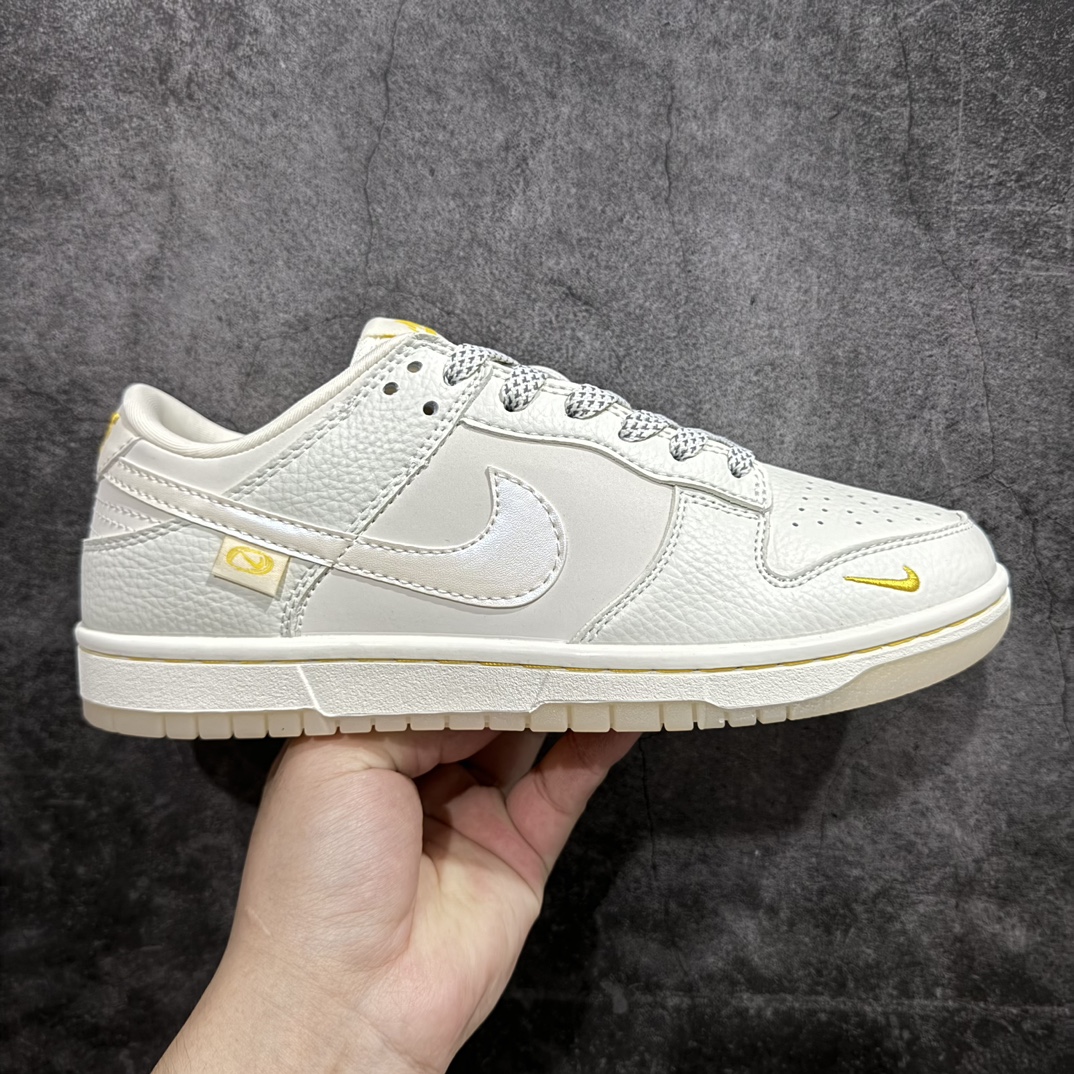 【定制版】Nk SB Dunk Low 米白珠光 周年高端定制 低帮休闲运动板鞋n制鞋盒 大厂纯原品质出货 超高清洁度 皮料切割干净无任何毛边 细节完美货号： XB3802-347 尺码：36 36.5 37.5 38 38.5 39 40 40.5 41 42 42.5 43 44 44.5 45 编码：HXS260280-鞋库