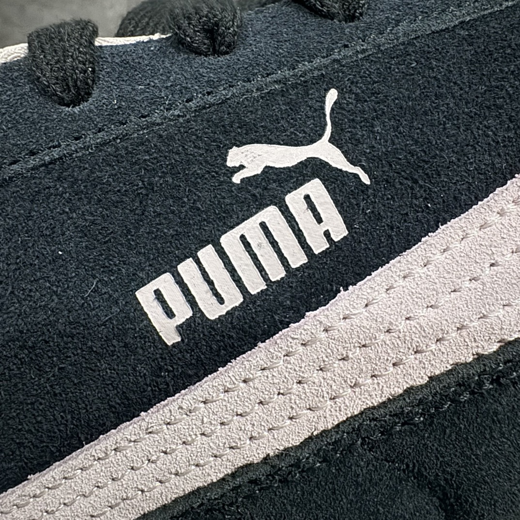 图片[3]-【Top纯原版】Puma Speedcat OG Sparcon彪马罗马阿莫尔系列 复古运动休闲赛车跑鞋 黑粉nn目前市场最优版本n无论是版型 细节 烫金走线n完全碾压市场任意版本 欢迎对比🆚n工厂耗时3个月开发n原装档案原数据纸版楦型n采用固色翻毛皮鞋面材质(正确二次成型\’猛帮\’成型工艺🆚区别市面版本!!)n外置原数据开发轻量耐磨橡胶大底💪🏻nn全球知名运动品牌PUMA宝马赛车系列n融合了宝马车队的标志性配色n以趣味十足又前卫复古的设计引领潮流n将赛道精神融入街头时尚 开启前卫竞速之旅n主打前卫复古风 Roma鞋款的鞋侧以复古的流线造型缀以宝马经典Logo 巧妙吸睛n而Speedcat鞋款以亮眼三色条纹元素缀以舒适鞋面n赋予了独特的个性美学 演绎赛车的无尽能量 尺码：36-45 官方货号：398846 09 编码：TO250270-鞋库