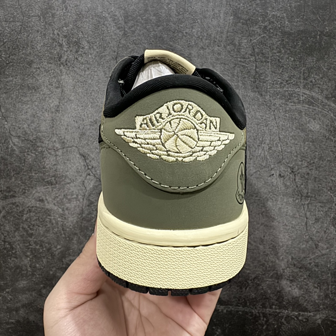 图片[4]-【定制版】Travis Scott x Nike Air Jordan 1 Low x MonclerAir Jordan 1 Low 反转军绿黑小钩倒钩 纯原版本n全鞋采用原装头层皮，用料扎实 精雕细琢n鞋型极致还原 飞翼3D打印改良 深度立体四线中底拉帮皮料选材 钢印 背胶一应俱全 全新批次 原装原模大底全鞋原厂定制皮料，手感细腻正确折边工艺 完美细节诠释 官方货号：CH6336 007 Size：36 36.5 37.5 38 38.5 39 40 40.5 41 42 42.5 43 44 44.5 45 编码：HXS320340-鞋库