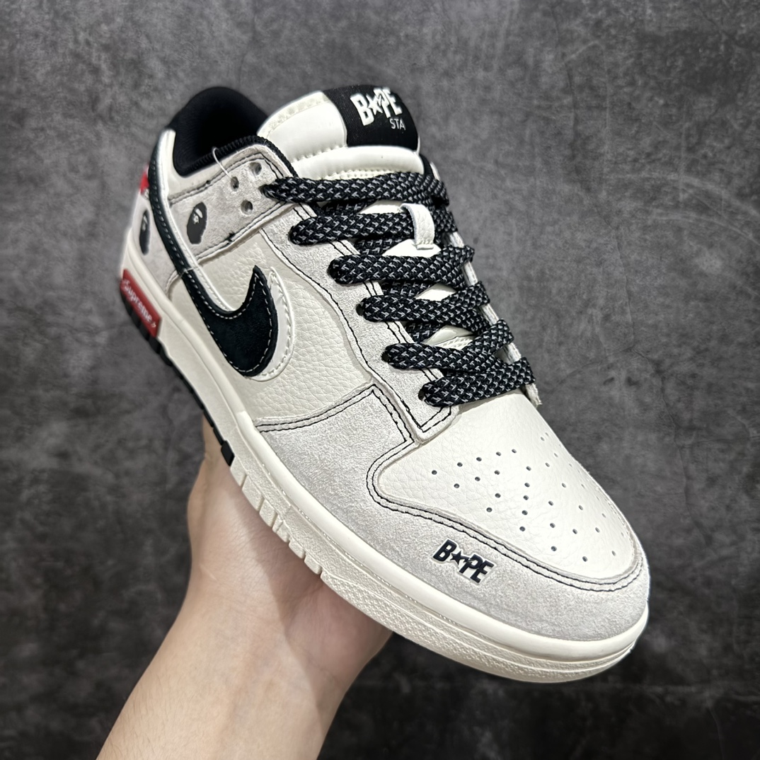 图片[3]-【定制版】Nike SB Dunk Low x BAPE 白黑双钩满天星n纯原大厂出品 极力推荐n原装头层材料 独家版型蒸餾加工n帶來的是更好的视觉和脚感体验n大厂纯原品质出货 清洁度 电绣工艺皮料切割干净无任何毛边 细节完美 官方货号：MM1089 017 尺码：36 36.5 37.5 38 38.5 39 40 40.5 41 42 42.5 43 44 44.5 45  编码：HXS320340-鞋库