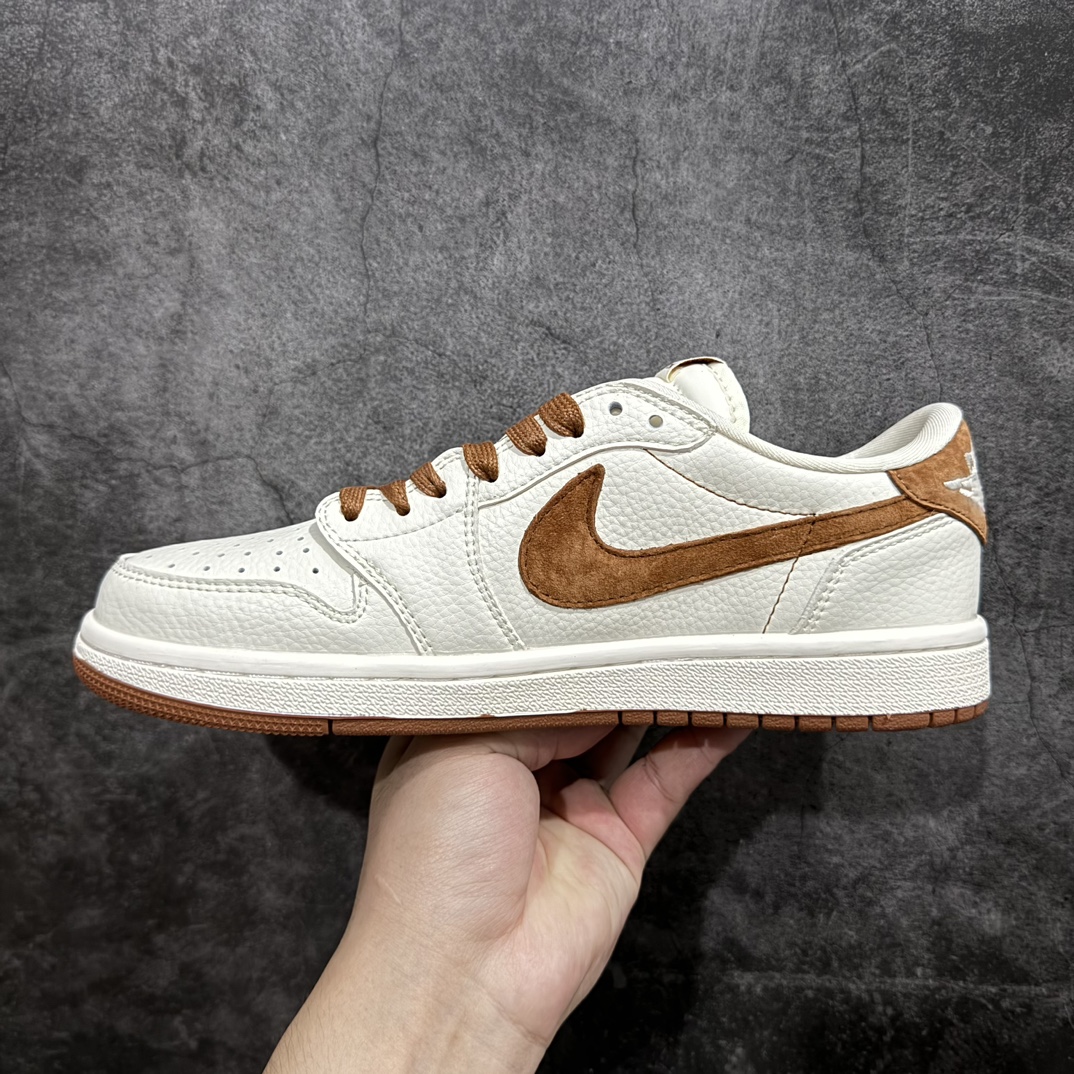 图片[2]-【定制版】Travis Scott x Nike Air Jordan 1 Low x Louis VuittonnAir Jordan 1 Low 反转翻毛红棕倒钩全鞋采用原装头层皮，用料扎实 精雕细琢n鞋型极致还原 飞翼3D打印改良 深度立体四线中底拉帮皮料选材 钢印 背胶一应俱全 全新批次 原装原模大底全鞋原厂定制皮料，手感细腻正确折边工艺 完美细节诠释 官方货号：LX1988 900 Size：36 36.5 37.5 38 38.5 39 40 40.5 41 42 42.5 43 44 44.5 45 编码：HXS260280-鞋库