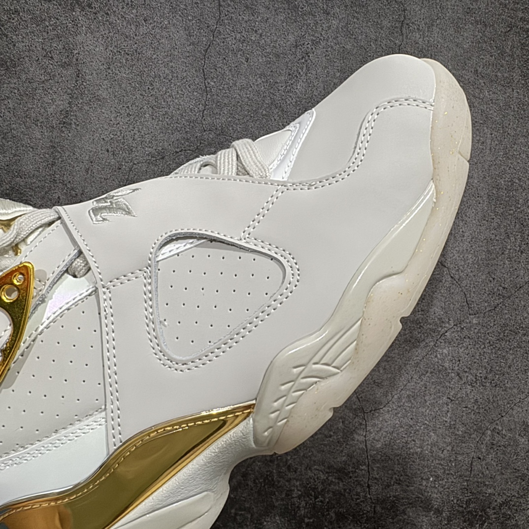 图片[6]-【外贸纯原】Air Jordan 8 Retro \”Champagne\” AJ8 乔8冠军奖杯 832821-030n#配色以奥布赖恩冠军奖杯为设计灵感，被称为“Champagne”，白色的鞋面上搭配了各种金色细节，以此类体现冠军的气质。另一个配色被称为“Confetti”全黑色呈现鞋面，后跟以及鞋内衬呈现出夺冠时的洒下的彩色纸屑图案，以此了表现夺冠的激动场面和气氛，同时少量的香槟金色用在了Logo上。 尺码：40 40.5 41 42 42.5 43 44 44.5 45 45.5 46 47.5 48.5 编码：777470500-鞋库