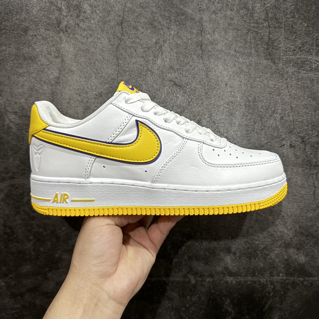 【Top纯原】Kobe x Air Force 1 Low 白黄紫n原楦头原纸板 打造纯正空军版型n#专注外贸渠道 全掌内置蜂窝气垫 #原盒配件 原厂中底钢印、拉帮完美 官方同步上架n 货号：FZ1151-100 尺码：40-48 编码：TO370390-鞋库