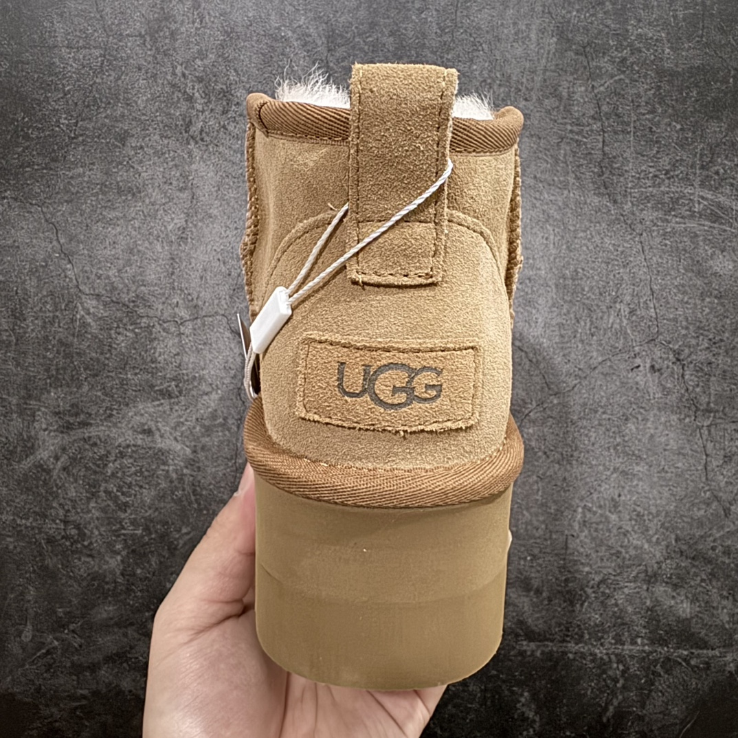 图片[4]-【X1纯原礼盒版】 市面顶级版本UGG 1135092 厚底短筒5cm 小红书爆款n广州外贸大厂生产 鞋头到鞋垫真羊皮毛一体 独立外盒包装 芯片 带防水工艺 区别市面任何版本5cm厚底 独立原版开发大底 羊绒鞋垫 冬季保暖外出 家居都是很适合的选择 进年uug推出款式系列 局部偏向年轻消费者喜好 也走到时尚潮流穿搭的前沿 鞋身材质 防泼水涂层翻毛皮鞋面 17毫米UGGPURE™植入式羊毛内底 轻便防滑舒适橡胶外底 带有品牌LOGO商标 带全套包装  尺码: 35 36 37 38 39 40 编码：HH290320-鞋库