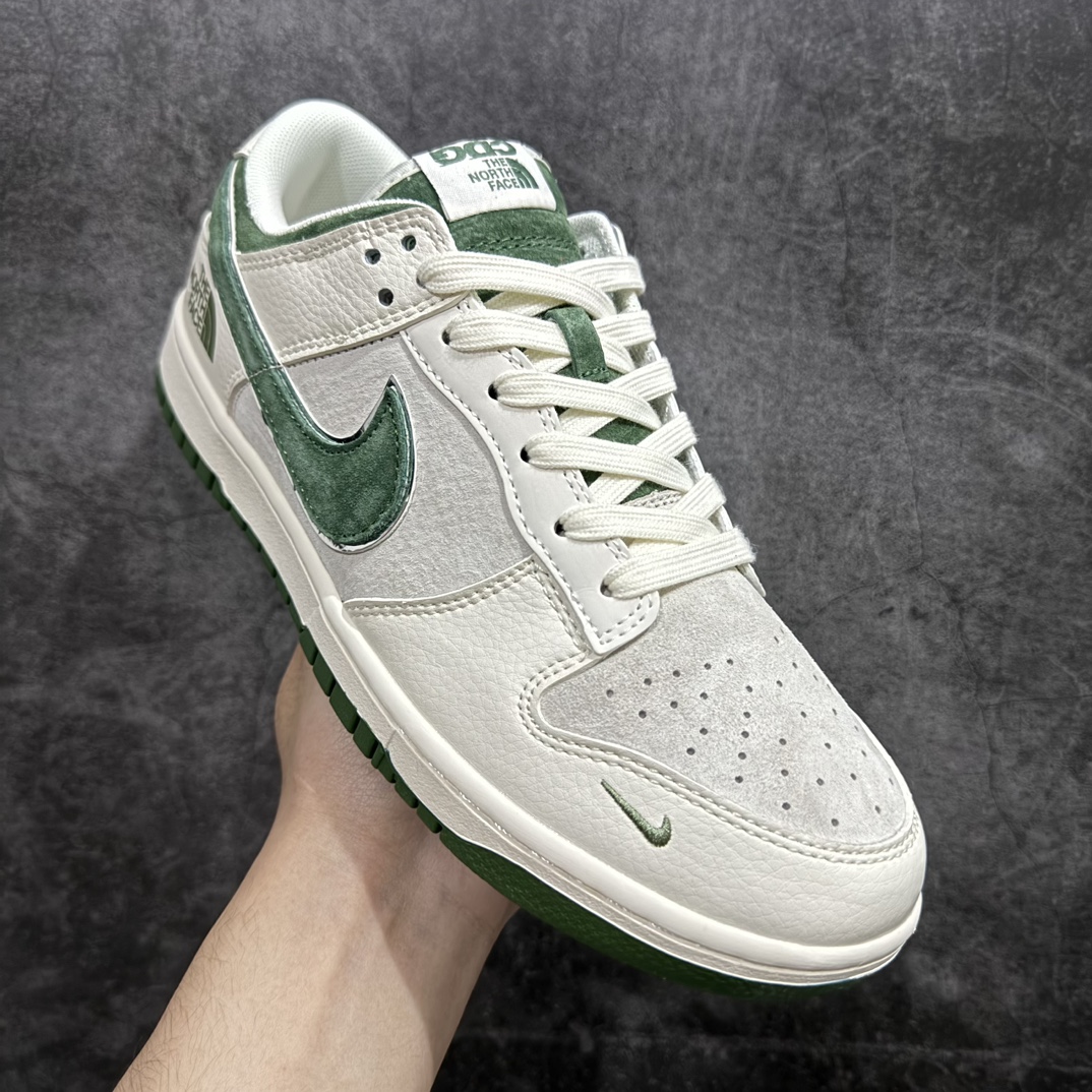 图片[3]-【定制版】Nike SB Dunk Low x The North Face 白绿小钩n纯原大厂出品 极力推荐n原装头层材料 独家版型蒸餾加工n帶來的是更好的视觉和脚感体验n大厂纯原品质出货 清洁度 电绣工艺皮料切割干净无任何毛边 细节完美 官方货号：DQ1098 511 尺码：36 36.5 37.5 38 38.5 39 40 40.5 41 42 42.5 43 44 44.5 45  编码：HXS340360-鞋库