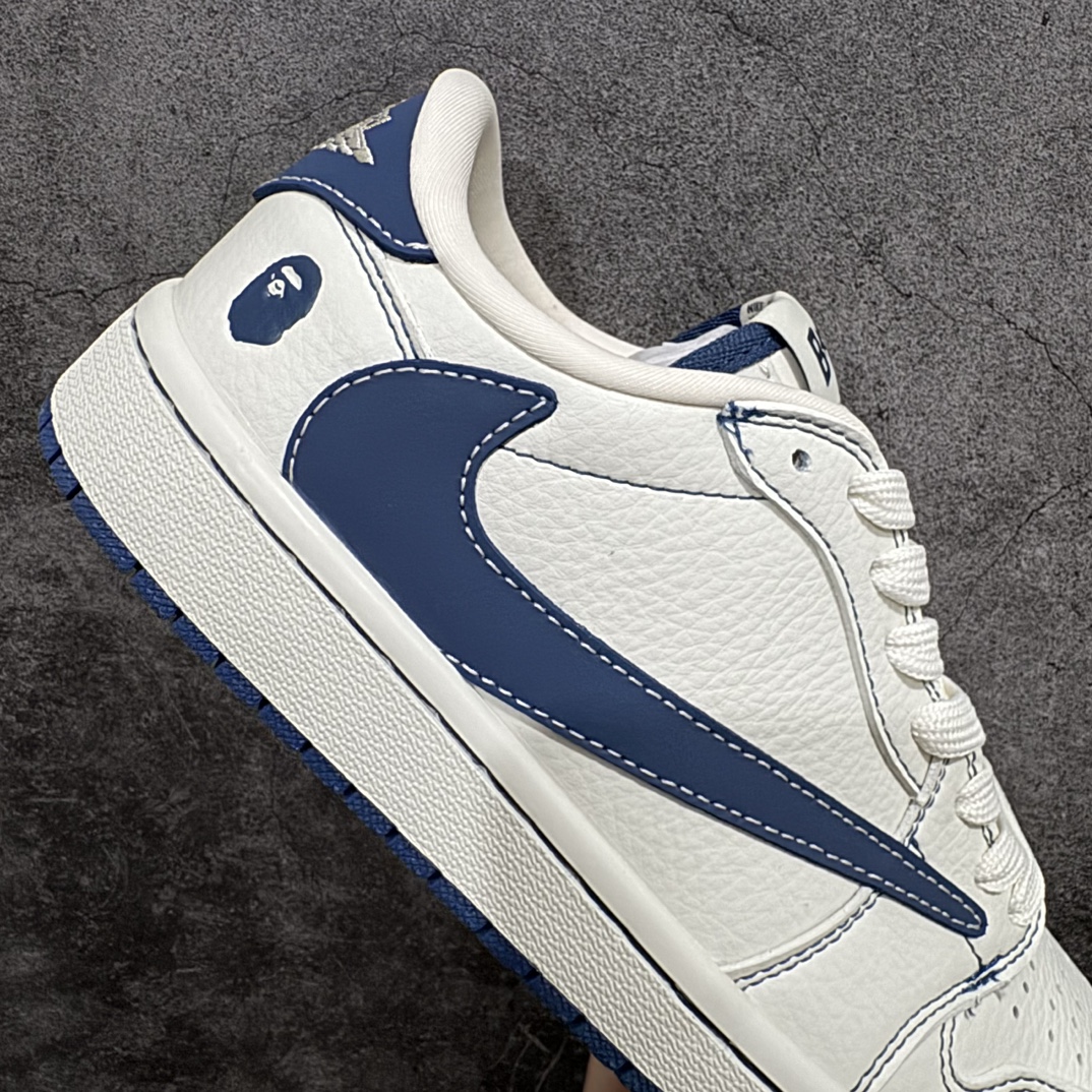 图片[7]-【定制版】Travis Scott x Fragment Design x Air Jordan 1 Low OG SP AJ1 乔1 Bape联名-磨砂蓝 低帮文化休闲板鞋 CH6336-008n#多方联名合作融合了Travis Scott 独特的音乐风格，藤原浩个性的设计风格以及Jordan品牌的经典元素 使其成为一双具有独特身份和价值的鞋子 清新而立体的外观加上联名标识更突出了其独特身份 这种配色方案显示出活力和时尚感 在视觉上引人注目  鞋身的质感和细腻的细节处理使其显得高端而格调十足  这款“倒钩”联名是设计与创意完美结合  融合多方的个性风格是一款备受瞩目的潮流鞋款 尺码：36 36.5 37.5 38 38.5 39 40 40.5 41 42 42.5 43 44 44.5 45 编码：HXS320340-鞋库