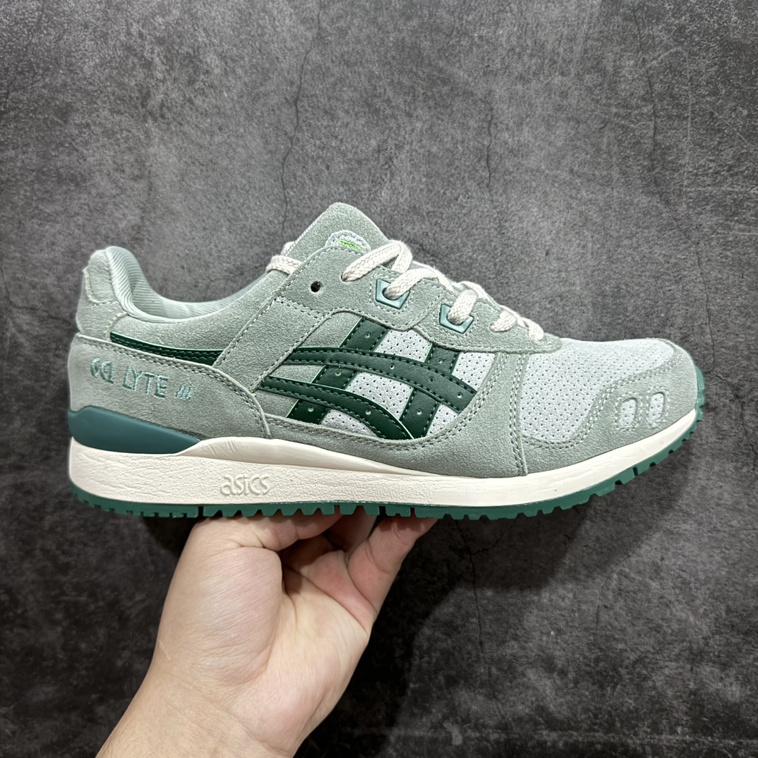 【公司级】Asics Gel-Lyte 3  反毛皮织物休闲跑步鞋GEL-LYTET™III OG运动鞋再次以其90年代初期的原始形状和结构出现n轮廓由三井茂之(Shigeyuki Mitsui)于1990年设计 结合了裂舌应用其最初灵感来自GEL-LD RACER™鞋n鞋在脚跟处采用其标志性的GEL™技术缓冲装置n可提高减震效果并提供持久的舒适感n 尺码: 36 36.5 37.5 38 38.5 39 40 40.5 41 42 42.5 43 44 44.5 45  编码：HCAM270280-鞋库