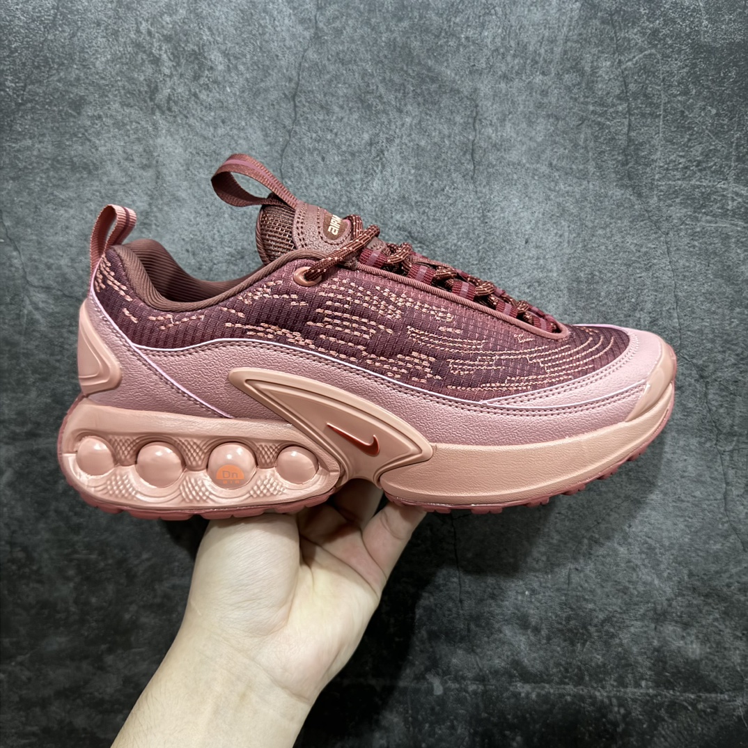 【纯原YH版】Nike Air Max Dn “Canyon Rust”舒适耐用 防滑耐磨 低帮 生活休闲鞋 红色n今年 Air Max Day，搭载 “Dynamic Air”技术的 Nike Air Max Dn 首次亮相，四个分区圆形开窗气垫带来极高的辨识度。采用“Dynamic Air”技术加持，不仅具备着充满科技感的外观，更具备着优越的穿着质感。TPU 拱形稳定片为中足提供结构支撑，搭配后跟 TPU 贴片起到支撑跟腱的作用。注入式 Phylon 泡绵包裹 Air 气垫单元，适合街头行走的橡胶大底则包裹足跟部位，提供抓地力和耐穿性。 货号：HQ0912-600 尺码：36 37.5 38 39 40 41 42 43 44  45 编码：DF260280-鞋库