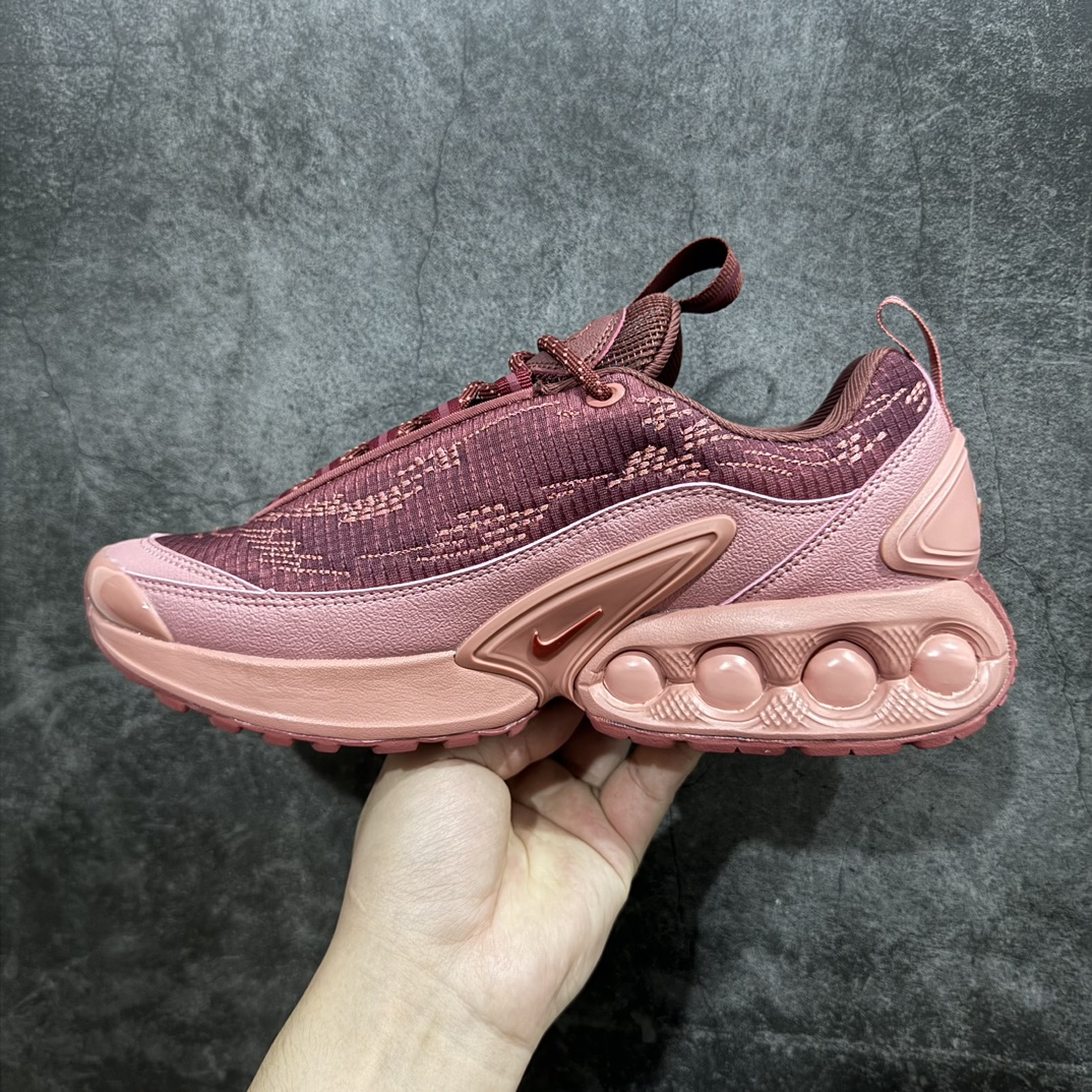 图片[2]-【纯原YH版】Nike Air Max Dn “Canyon Rust”舒适耐用 防滑耐磨 低帮 生活休闲鞋 红色n今年 Air Max Day，搭载 “Dynamic Air”技术的 Nike Air Max Dn 首次亮相，四个分区圆形开窗气垫带来极高的辨识度。采用“Dynamic Air”技术加持，不仅具备着充满科技感的外观，更具备着优越的穿着质感。TPU 拱形稳定片为中足提供结构支撑，搭配后跟 TPU 贴片起到支撑跟腱的作用。注入式 Phylon 泡绵包裹 Air 气垫单元，适合街头行走的橡胶大底则包裹足跟部位，提供抓地力和耐穿性。 货号：HQ0912-600 尺码：36 37.5 38 39 40 41 42 43 44  45 编码：DF260280-鞋库