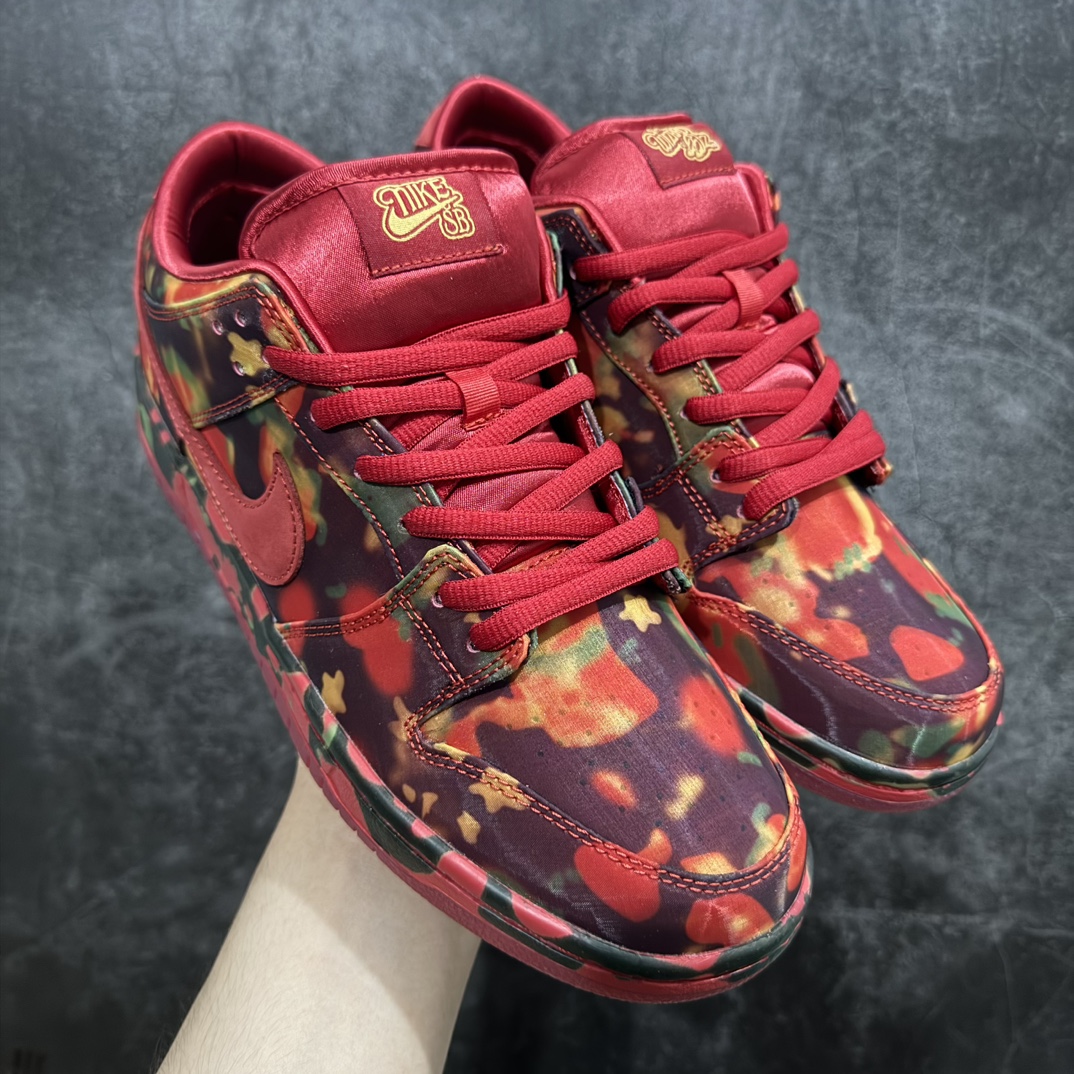 【Top纯原】The Wizard of Oz x NK SB Dunk Low 联名绿野仙踪红色花卉撕撕乐 FZ1291-600n独家原厂航空铝磨具打磨大底 鞋头坡度极致还原 原盒原配 圈内天花板工艺 原厂冲刀 超高清洁度 全鞋零毛边皮料切割 全套原楦原模倾力打造完美版型 采用原厂百宏鞋带以及原厂百宏织唛舌标 内标可供原厂几率过验 原厂中底布黄色点胶 原厂中底布拉帮走线遵循公司‼️nSIZE：36 36.5 37.5 38 38.5 39 40 40.5 41 42 42.5 43 44 44.5 45 46 47.5 编码：TO410430-鞋库