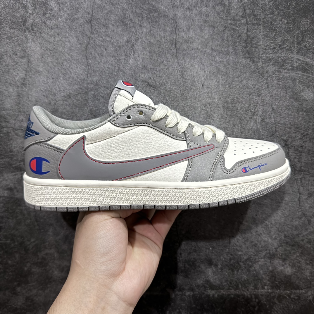 【定制版】Fragment x Travis Scott x Champion冠军nAir Jordan 1 Low 三方联名倒钩n性价比原盒出货 全新的三方联名低帮倒钩鞋面延续了黑脚趾设计，整双鞋以全荔枝皮打造，腰身搭配白色「倒勾」，再点缀上Travis Scott 标志性的Logo，后跟处以藤原浩最拿手的蓝色为主色调，完善极具Fragment Design的白蓝黑设计风格，左右脚分别以Travis Scott鬼脸和乔丹飞翼加以修饰，彰显出三方联名的奢华格调。 官方货号：QY1188 122 Size：36 36.5 37.5 38 38.5 39 40 40.5 41 42 42.5 43 44 44.5 45   编码：CC280300-鞋库