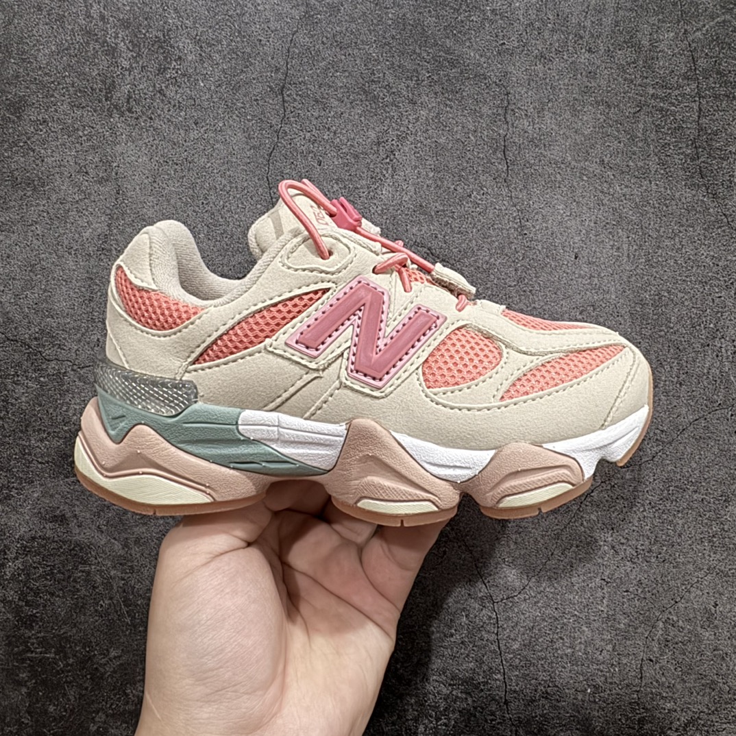 【纯原版】童鞋 New Balance NB 9060系列 新百伦魔术扣童鞋 PV9060JFrn#亲子必备款 独家私模开发 原厂麂皮材质 原数据原档案比对原鞋rn#全套原楦原模倾力打造完美版型 鞋头坡度极致还原 无解鞋型 原盒原配r 尺码：28 29 30 31 32.5 33.5 34 35  编码：JP220240-鞋库