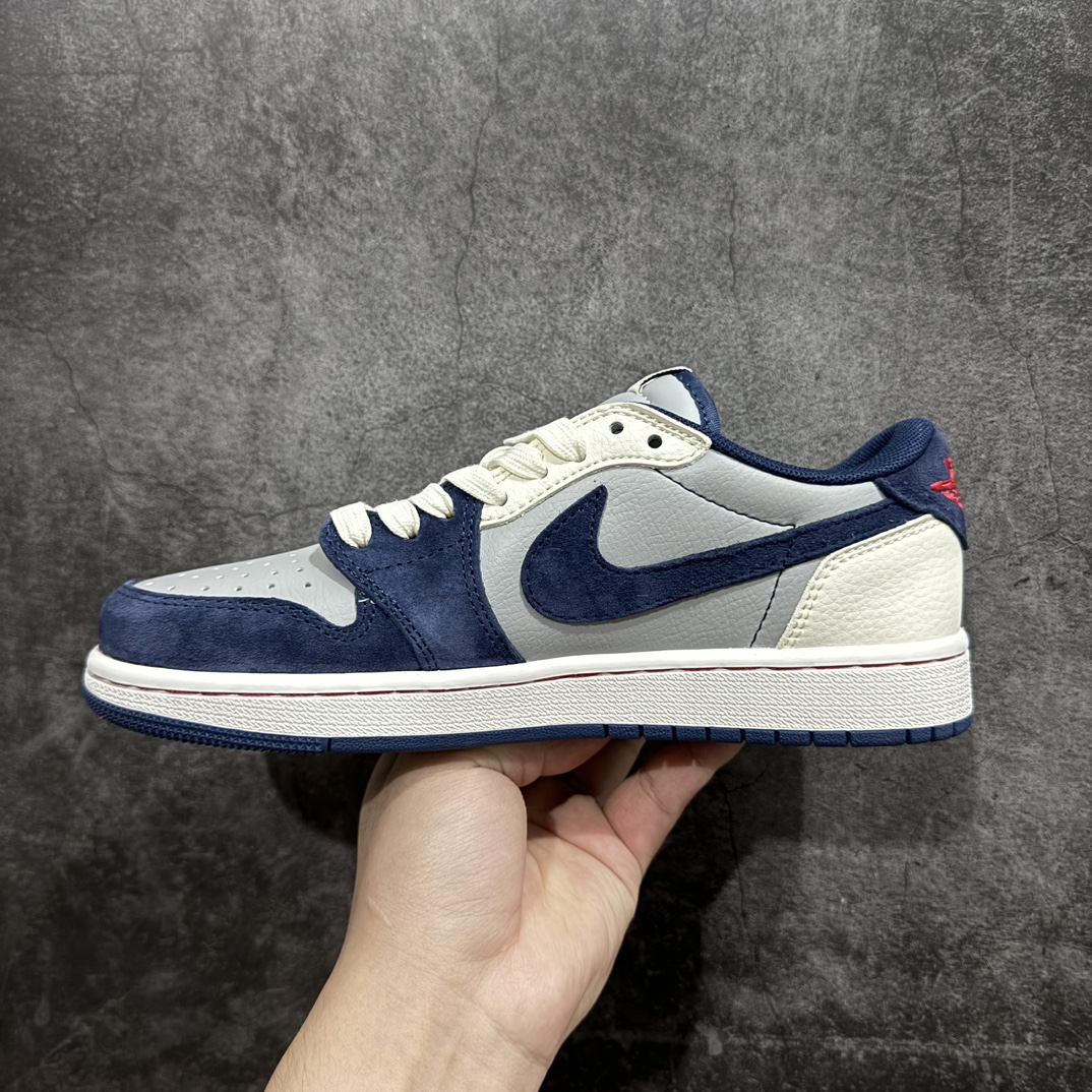 图片[2]-【定制版】Travis Scott x Nike Air Jordan 1 Low x UNDEFEATEDAir Jordan 1 Low 反转米灰蓝小钩倒钩 纯原版本n全鞋采用原装头层皮，用料扎实 精雕细琢n鞋型极致还原 飞翼3D打印改良 深度立体四线中底拉帮皮料选材 钢印 背胶一应俱全 全新批次 原装原模大底全鞋原厂定制皮料，手感细腻正确折边工艺 完美细节诠释 官方货号：CF3688 026 Size：36 36.5 37.5 38 38.5 39 40 40.5 41 42 42.5 43 44 44.5 45 编码：HXS320340-鞋库