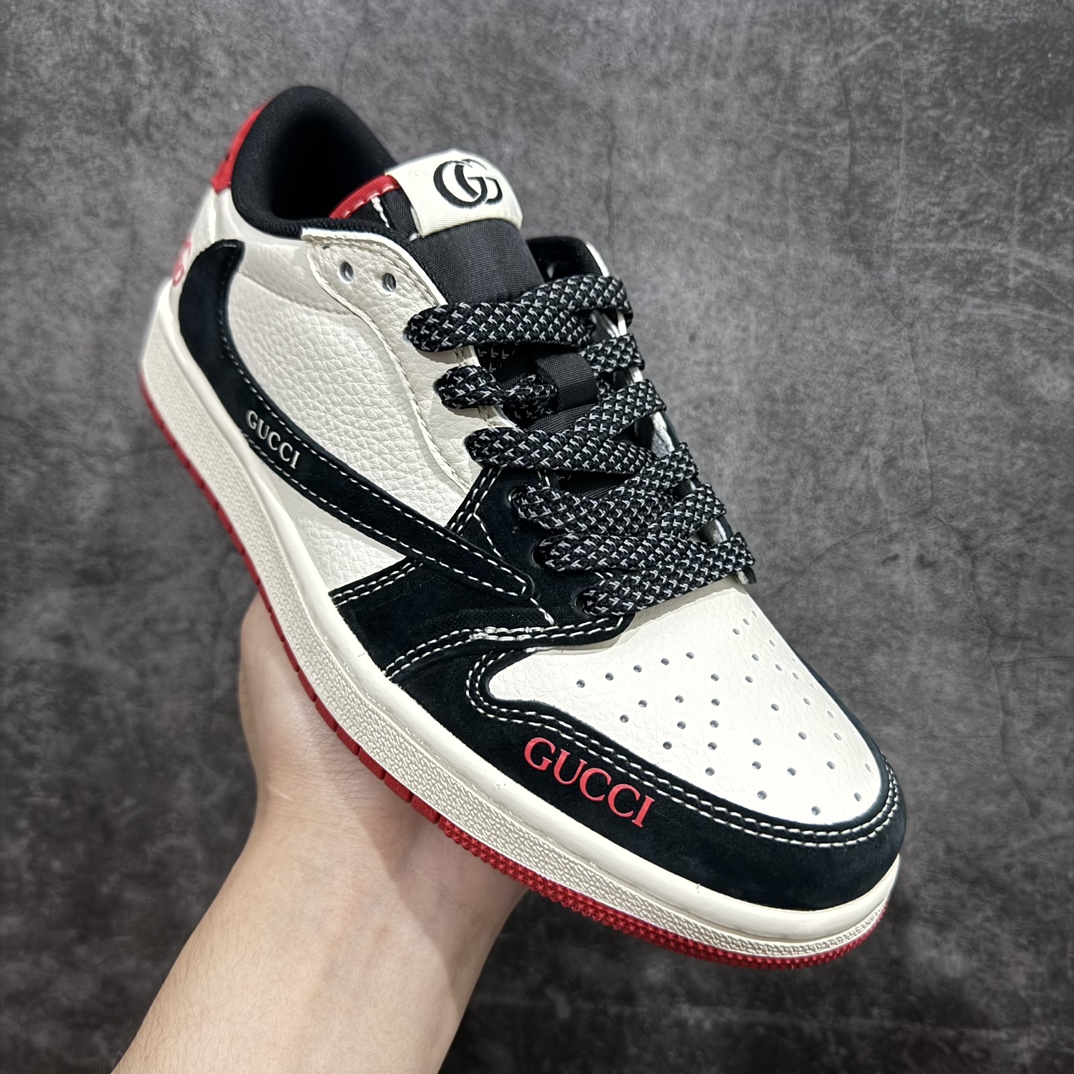 图片[3]-【定制版】Travis Scott x Nike Air Jordan 1 Low x GUCCIAir Jordan 1 Low 反转白黑红倒钩 纯原版本n全鞋采用原装头层皮，用料扎实 精雕细琢n鞋型极致还原 飞翼3D打印改良 深度立体四线中底拉帮皮料选材 钢印 背胶一应俱全 全新批次 原装原模大底全鞋原厂定制皮料，手感细腻正确折边工艺 完美细节诠释 官方货号：XY2688 123 Size：36 36.5 37.5 38 38.5 39 40 40.5 41 42 42.5 43 44 44.5 45 编码：HXS320340-鞋库