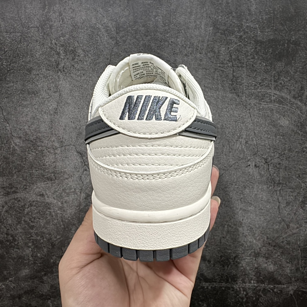 图片[4]-【定制版】Undefeated x Nike Dunk Low 英文米灰底n此款以简约大方的造型设计，给人以随性休闲的时尚格调，穿着舒适轻便，运动灵活自如，满足日常个性穿搭。 货号：XX2026-679 Size：36 36.5 37.5 38 38.5 39 40 40.5 41 42 42.5 43 44 44.5 45 编码：HXS320340-鞋库