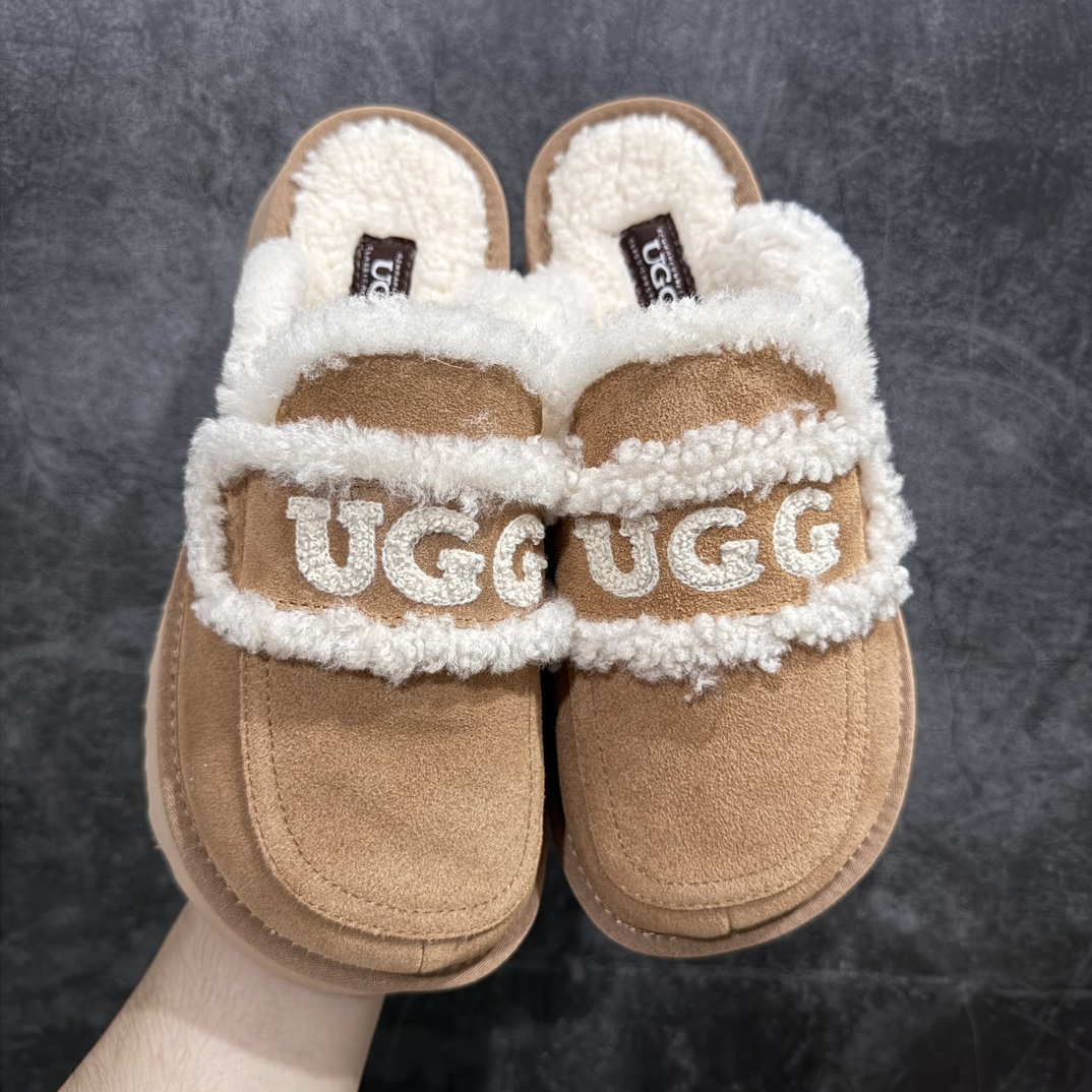 图片[8]-【广东纯原版】秋冬新款,美国轻奢品牌🐑UGG W Classic Coquette Clog Slipper  II 科凯特2.0系列时尚居家穆勒风包头舒适保暖露跟厚底半拖鞋 货号:OB938厚底n升级原楦原纸版开发版型n采用TPU模压定型翻毛皮鞋面材质n内嵌人造卷曲羊毛毛绒里衬和鞋垫,保暖锁热#选用17毫米UGGPURE™ 植入式羊毛里衬与可拆卸的UGGPURE™ 植入式羊毛鞋垫#Treadlite轻翼科技外底-优质的防滑,耐磨性,和良好的弹性❗ 尺码：35-40n产品描述：休闲系列作为本季主力系列，轻盈耐磨的橡胶大底，让穿着的舒适性提升 品名：Classic Coquette Clog Slipper  II 科凯特2.0系列鞋面：翻毛皮革/织物 编码：TL320340-鞋库