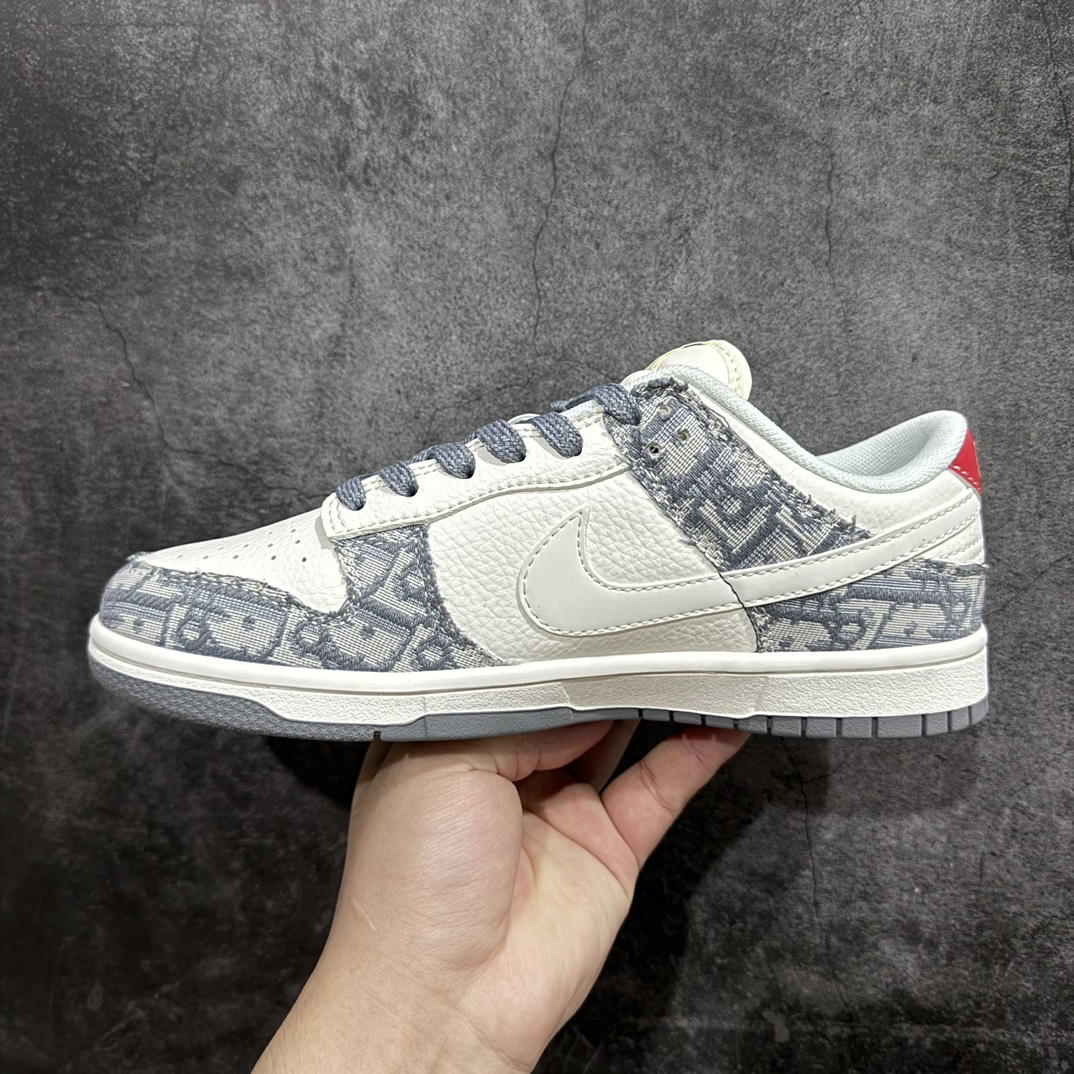 图片[2]-【定制版】Nk SB Dunk Low 迪奥联名-磨砂灰 周年高端定制 低帮休闲板鞋 XY1688-004rn#定制鞋盒 大厂纯原品质出货 超高清洁度 皮料切割干净无任何毛边 细节完美 r 尺码：36 36.5 37.5 38 38.5 39 40 40.5 41 42 42.5 43 44 44.5 45 编码：FS230250-鞋库