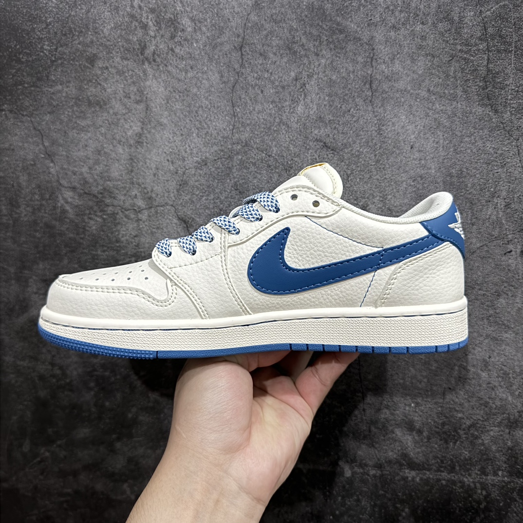 图片[2]-【定制版】Travis Scott x Fragment Design x Air Jordan 1 Low OG SP AJ1 乔1 纪梵希联名-蓝采和 低帮文化休闲板鞋rn#多方联名合作融合了Travis Scott 独特的音乐风格，藤原浩个性的设计风格以及Jordan品牌的经典元素 使其成为一双具有独特身份和价值的鞋子 清新而立体的外观加上联名标识更突出了其独特身份 这种配色方案显示出活力和时尚感 在视觉上引人注目  鞋身的质感和细腻的细节处理使其显得高端而格调十足  这款“倒钩”联名是设计与创意完美结合  融合多方的个性风格是一款备受瞩目的潮流鞋款r 货号：CF3688-025 尺码：36 36.5 37.5 38 38.5 39 40 40.5 41 42 42.5 43 44 44.5 45  编码：HXS320340-鞋库