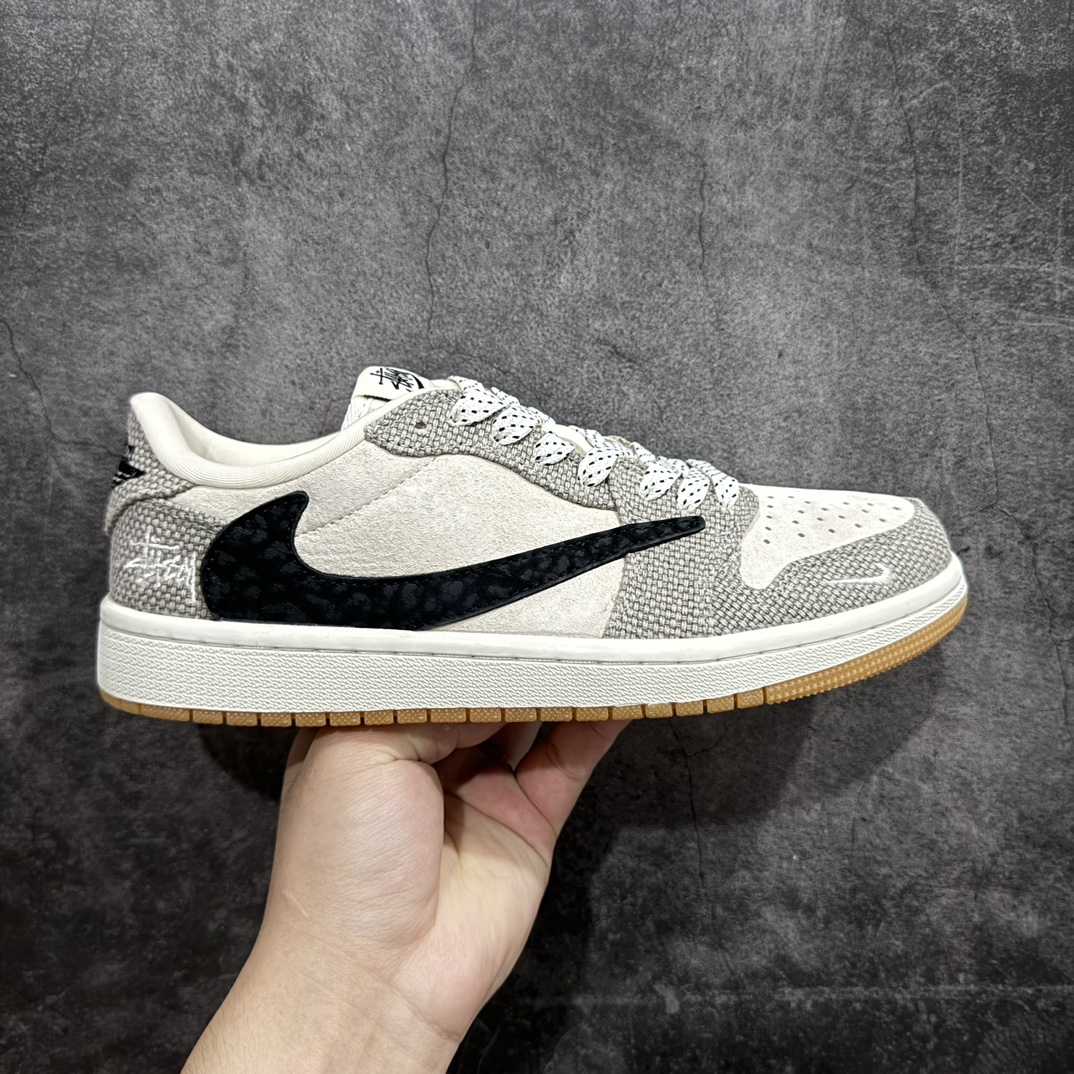 【定制版】Travis Scott x Nike Air Jordan 1 Low x StussynAir Jordan 1 Low 反转米黑拼接帆布满天星倒钩 纯原版本n全鞋采用原装头层皮，用料扎实 精雕细琢n鞋型极致还原 飞翼3D打印改良 深度立体四线中底拉帮皮料选材 钢印 背胶一应俱全 全新批次 原装原模大底全鞋原厂定制皮料，手感细腻正确折边工艺 完美细节诠释 官方货号：JH6089 006 Size：36 36.5 37.5 38 38.5 39 40 40.5 41 42 42.5 43 44 44.5 45 编码：HXS320340-鞋库