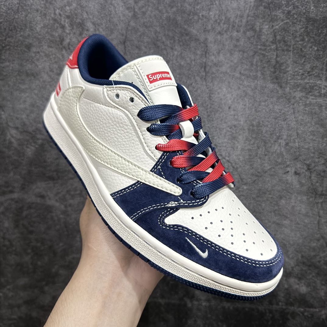 图片[3]-【定制版】Travis Scott x Fragment Design x Air Jordan 1 Low OG SP AJ1 乔1 Supreme联名-深蓝米红 低帮文化休闲板鞋n#多方联名合作融合了Travis Scott 独特的音乐风格，藤原浩个性的设计风格以及Jordan品牌的经典元素 使其成为一双具有独特身份和价值的鞋子 清新而立体的外观加上联名标识更突出了其独特身份 这种配色方案显示出活力和时尚感 在视觉上引人注目  鞋身的质感和细腻的细节处理使其显得高端而格调十足  这款“倒钩”联名是设计与创意完美结合  融合多方的个性风格是一款备受瞩目的潮流鞋款 货号：XY2688-122 尺码：36 36.5 37.5 38 38.5 39 40 40.5 41 42 42.5 43 44 44.5 45 编码：HXS320340-鞋库